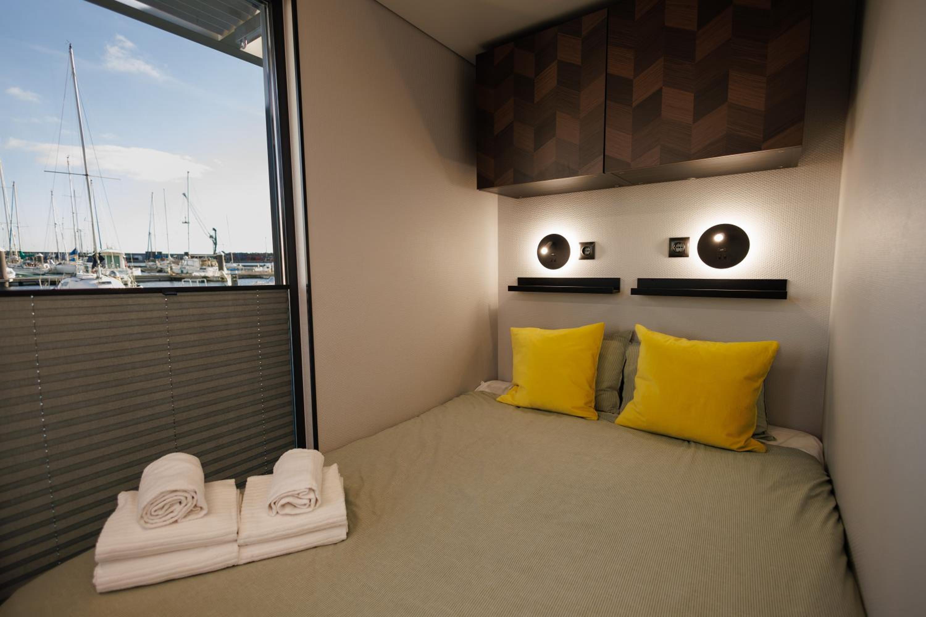 One Cabin Boat - Photo 23