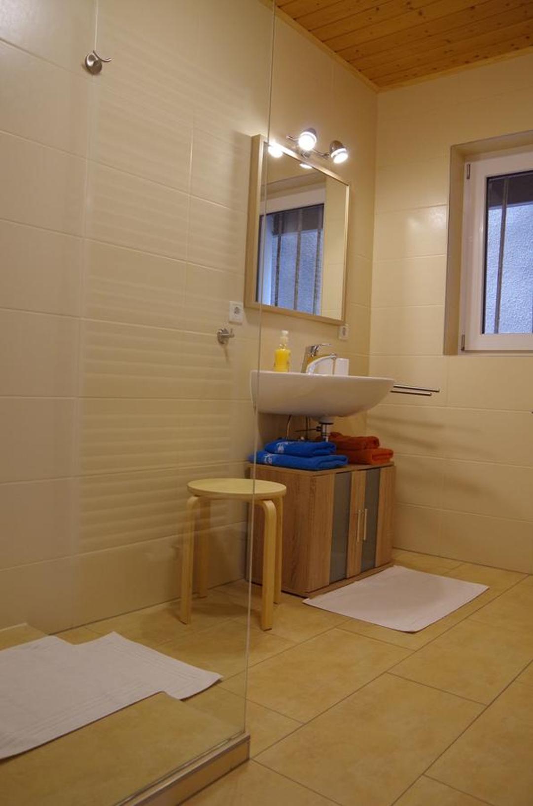 One-Bedroom Apartment photo 3