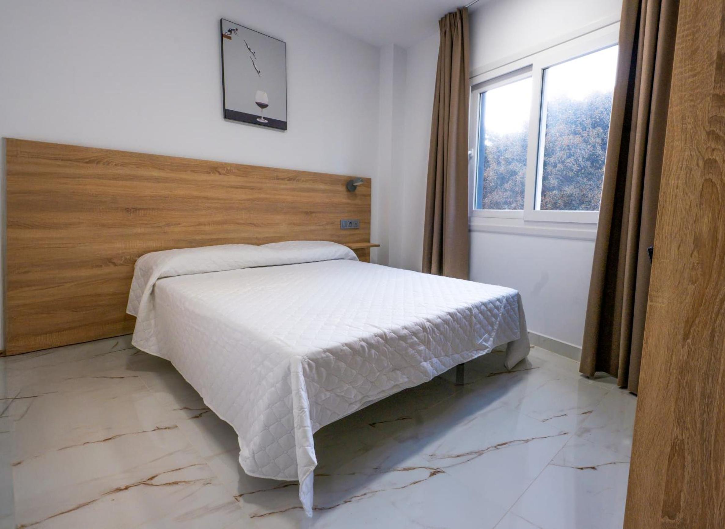 Standard Queen Room