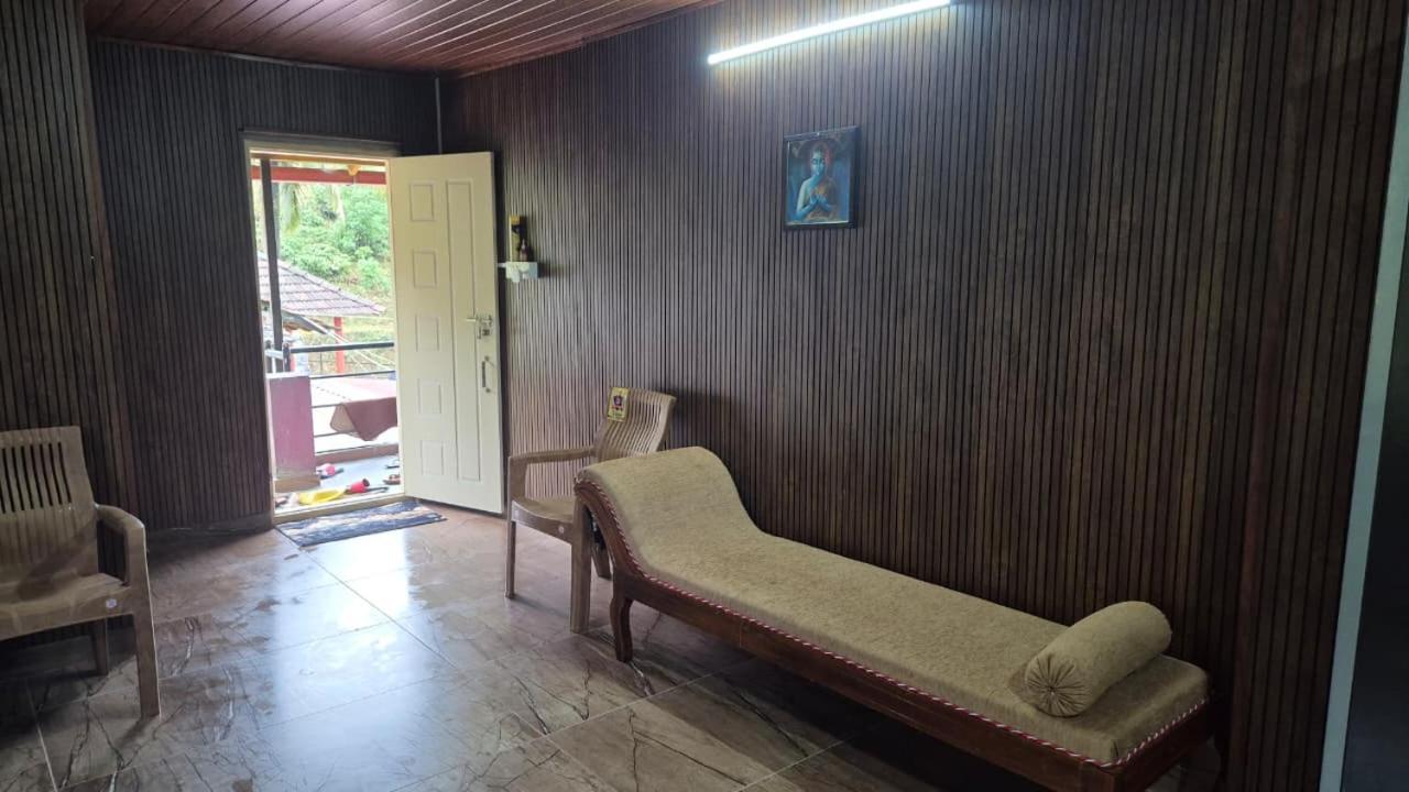 Deluxe Queen Room with Two Queen Beds photo 1