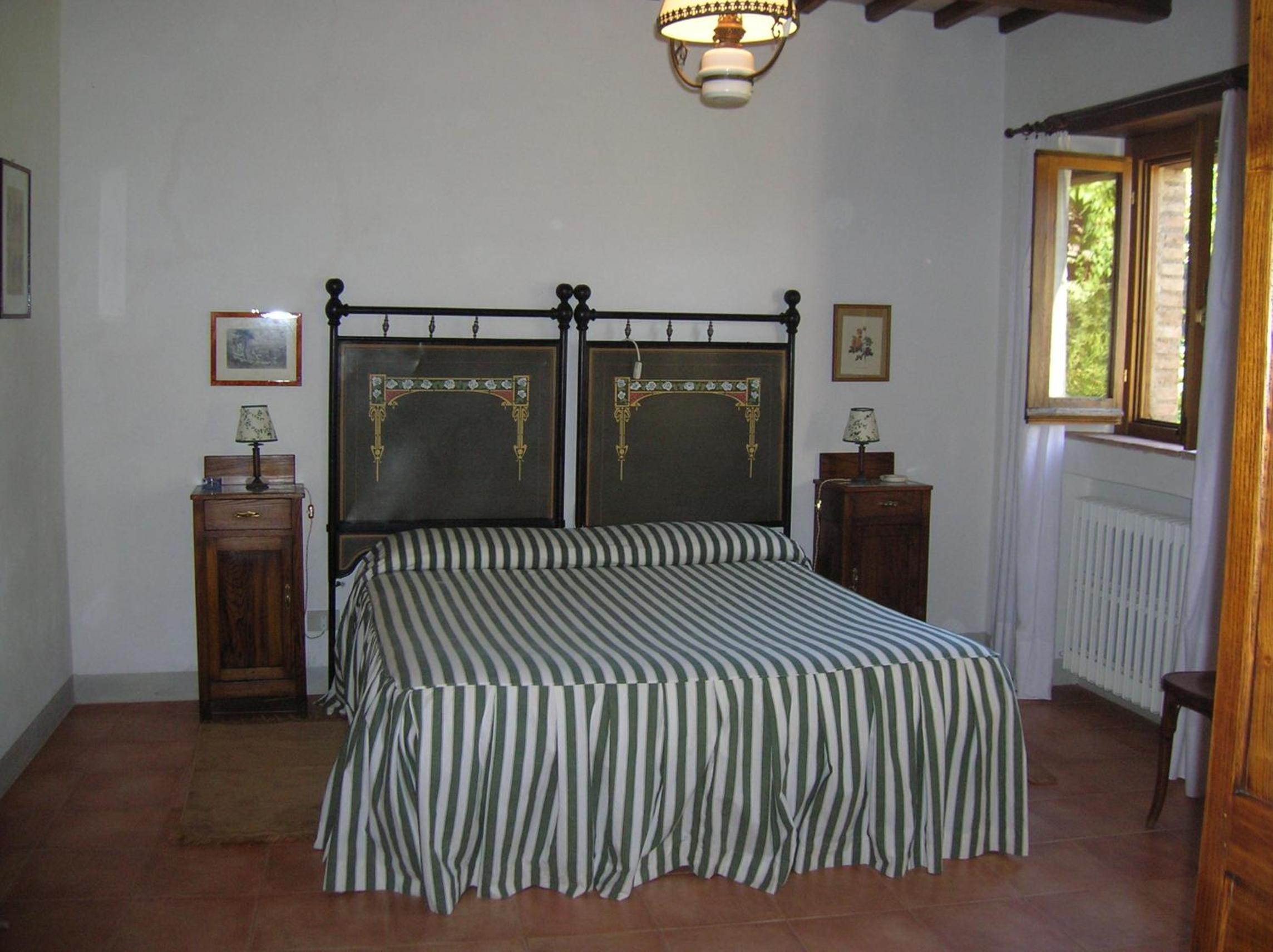 Deluxe One-Bedroom Apartment with Garden View photo 2