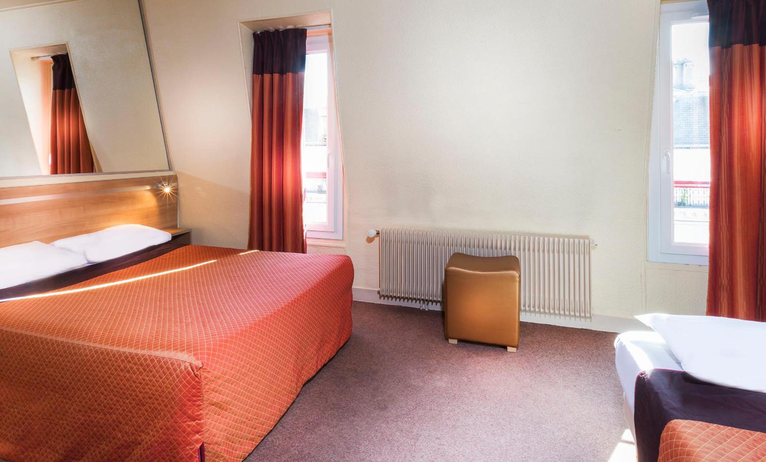 Triple Room thumbnail 6