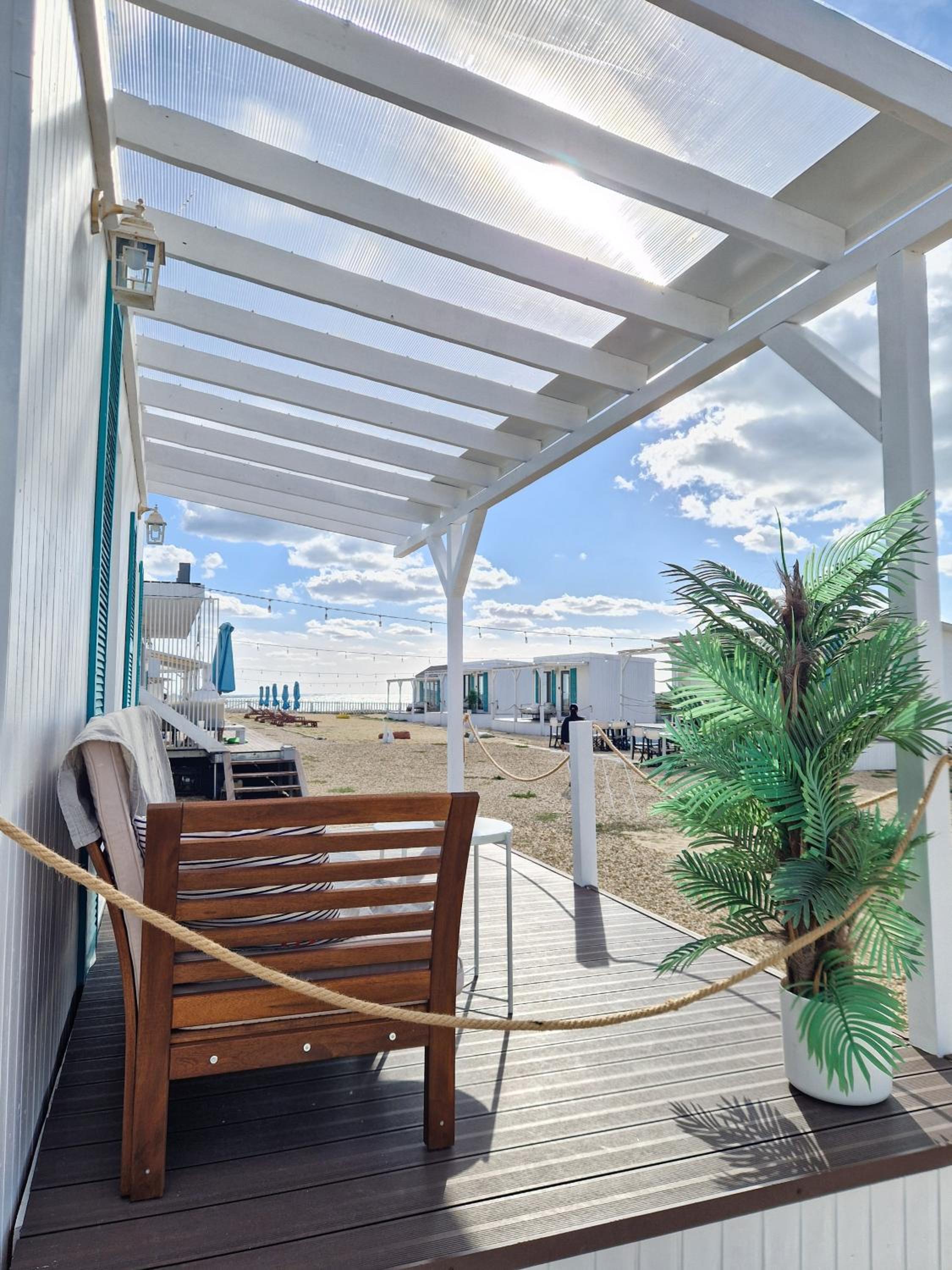 Bungalow with Sea View photo 3