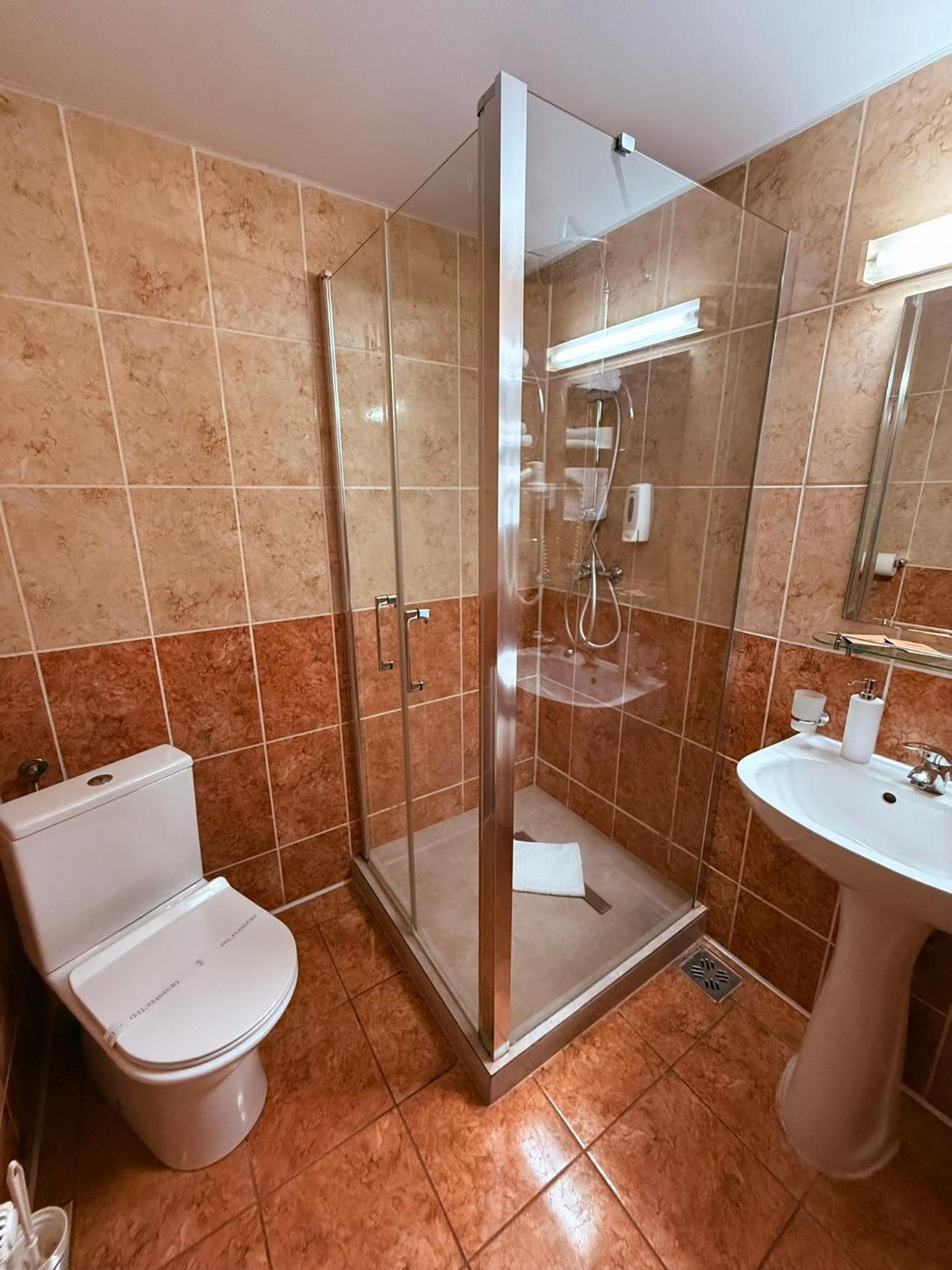 Superior Twin Room - Photo 4