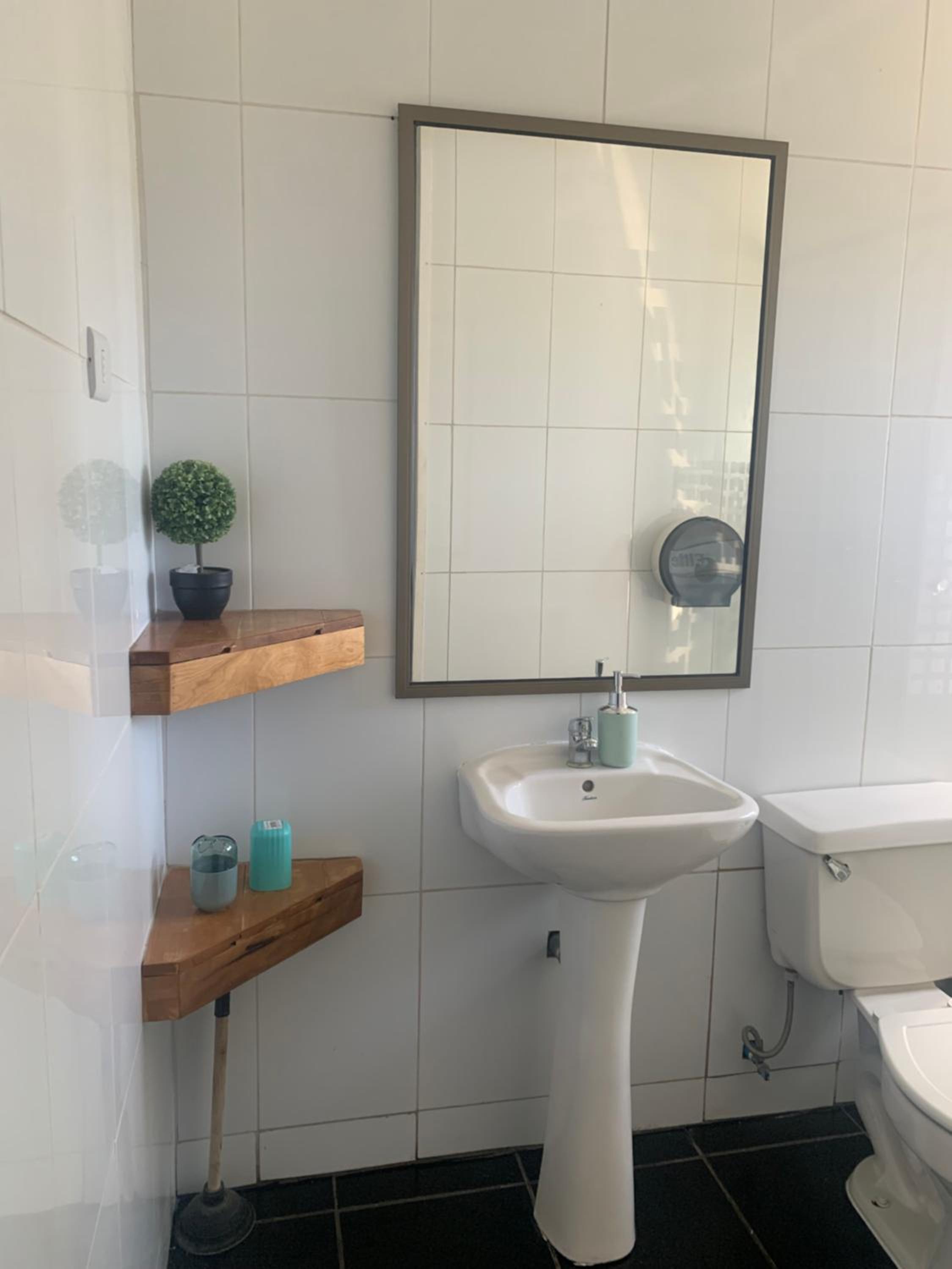 Twin Room with Shared Bathroom photo 2