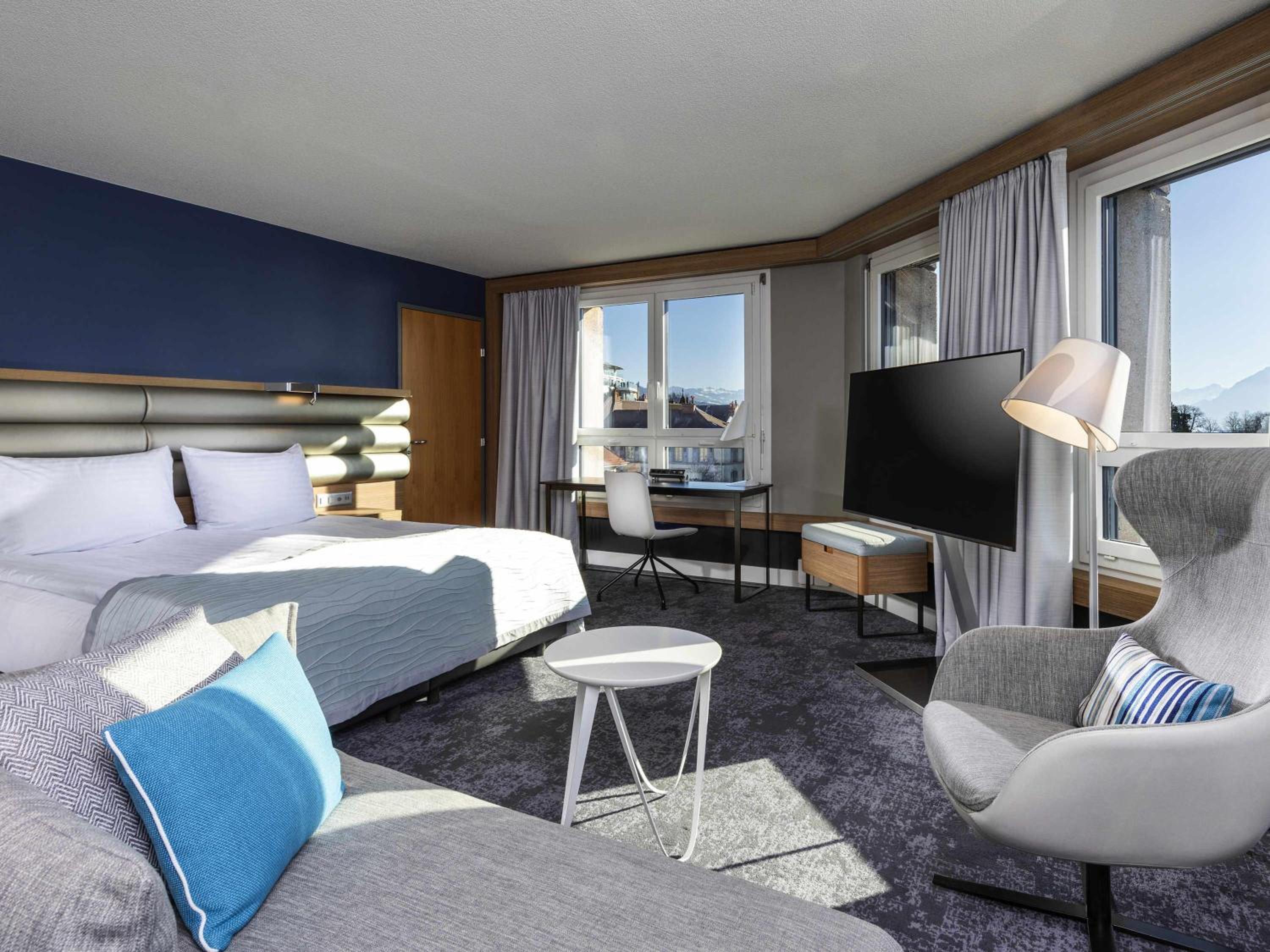 Junior Suite with Lake View - Photo 3