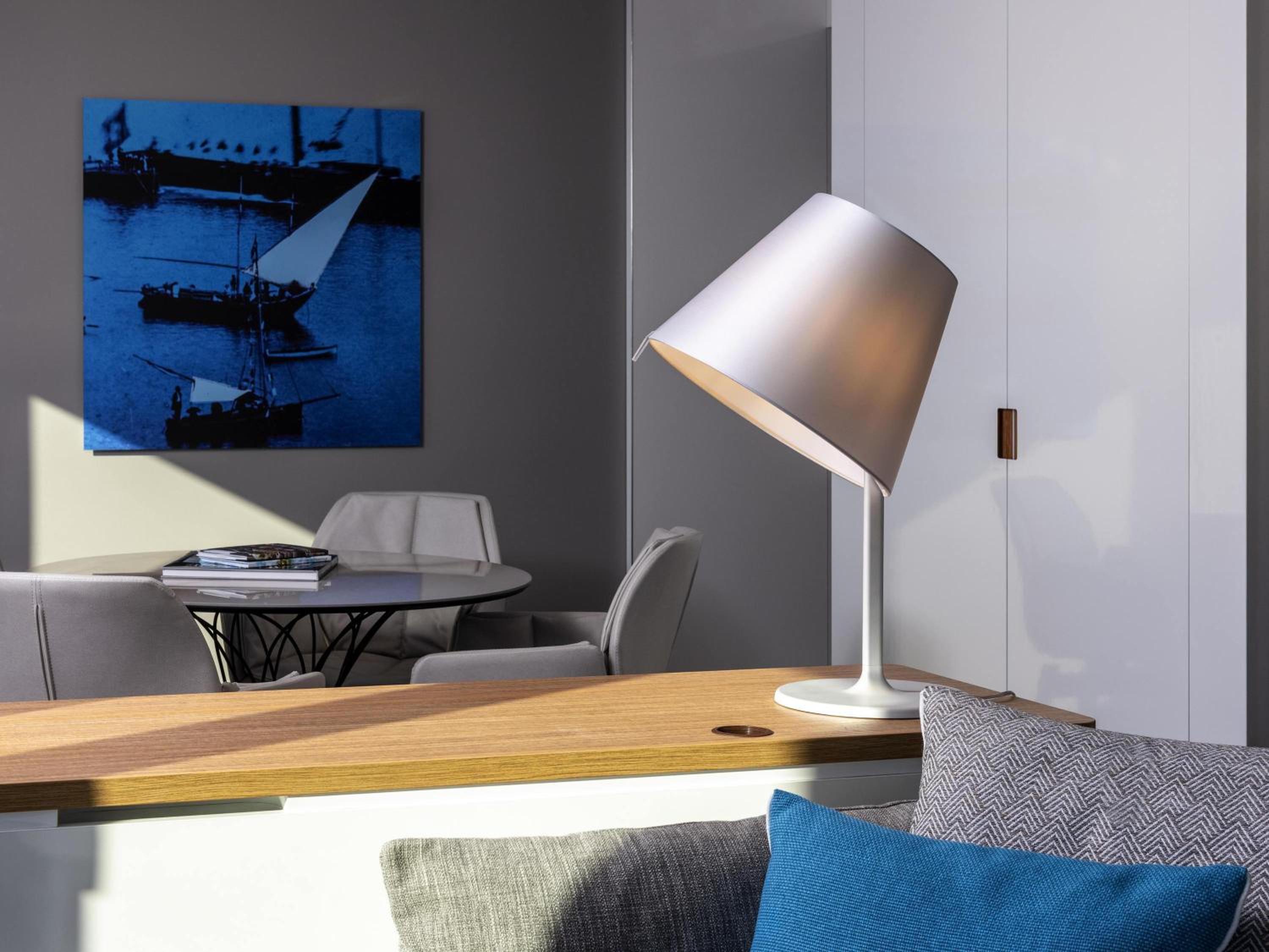Junior Suite with Lake View - Photo 2
