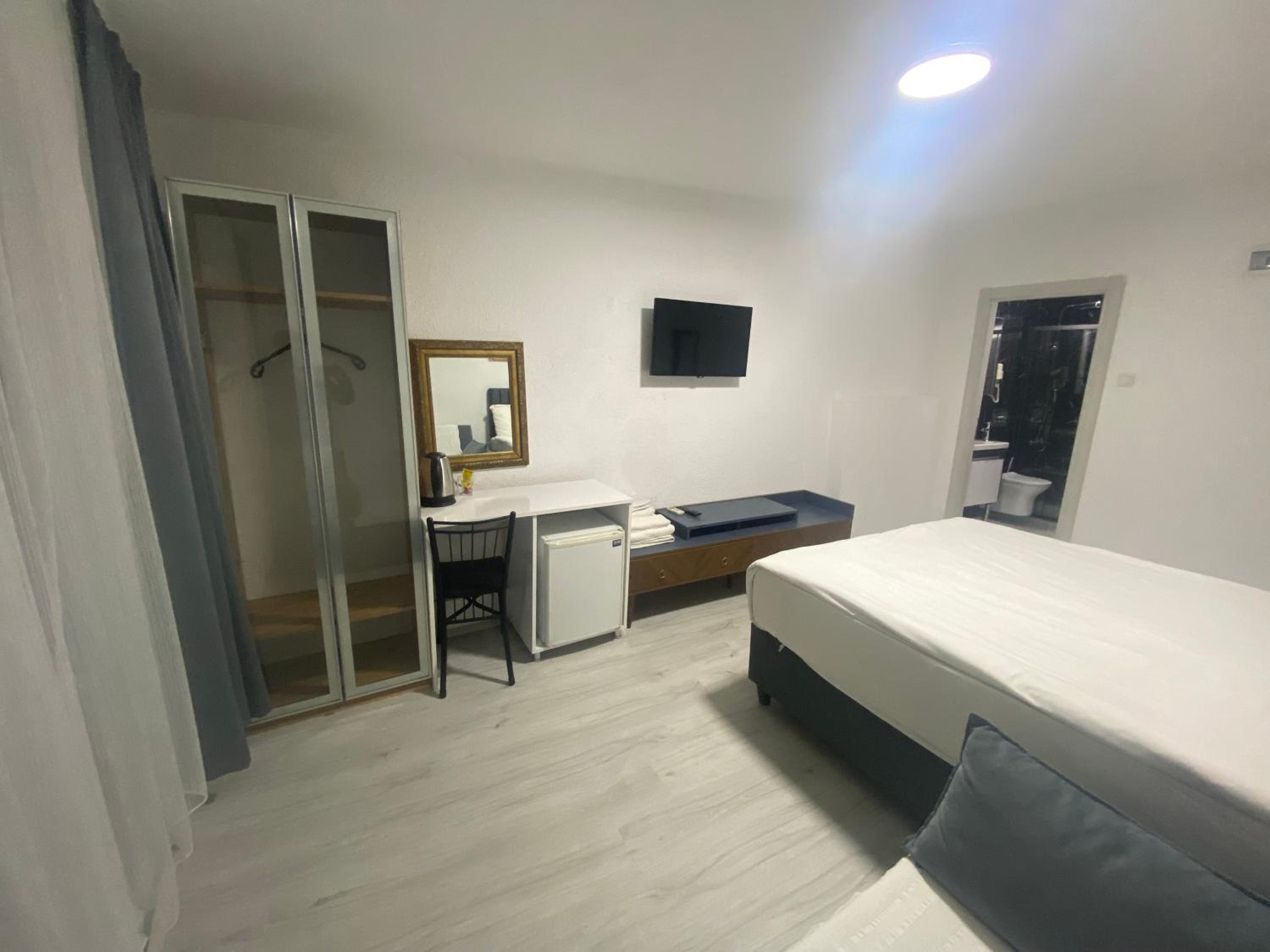 Triple Room with Balcony photo 3