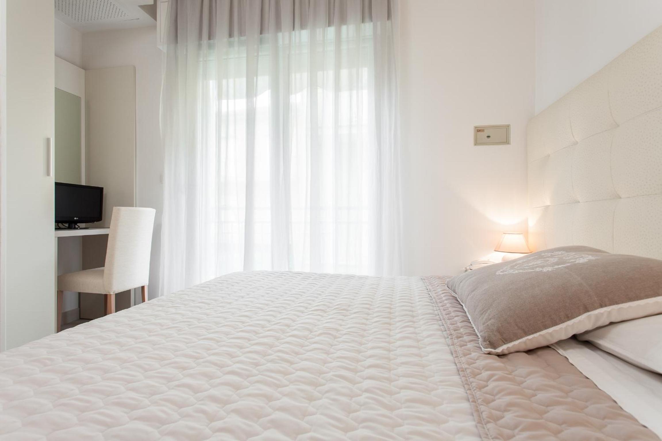Basic Double Room photo 3