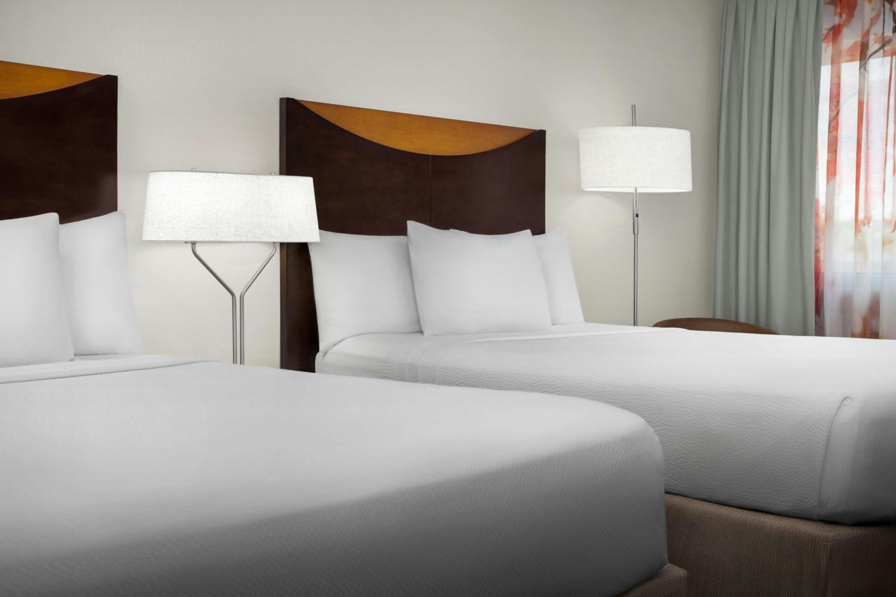 Queen Room with Two Queen Beds - Hearing Accessible - Photo 2