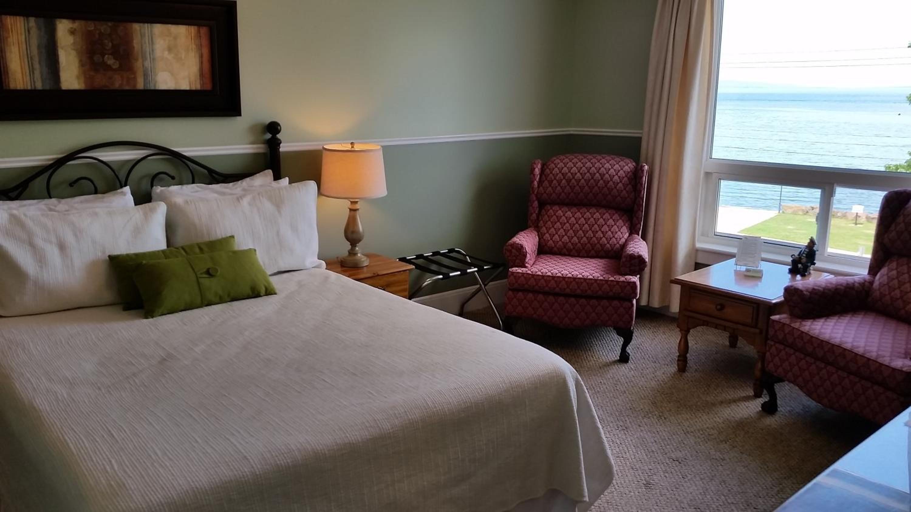 Queen Room with Sea View (#8)