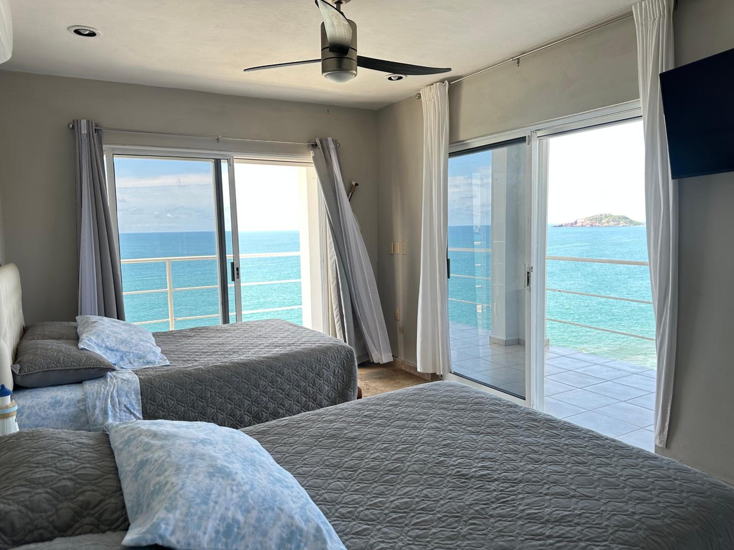 Villa - Beach Front