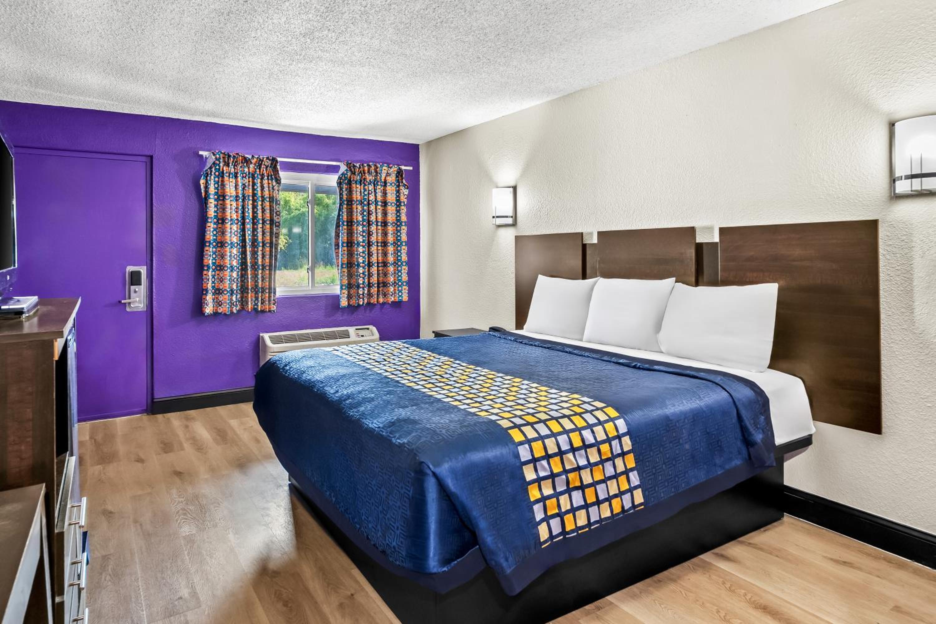 Deluxe King Room photo 3