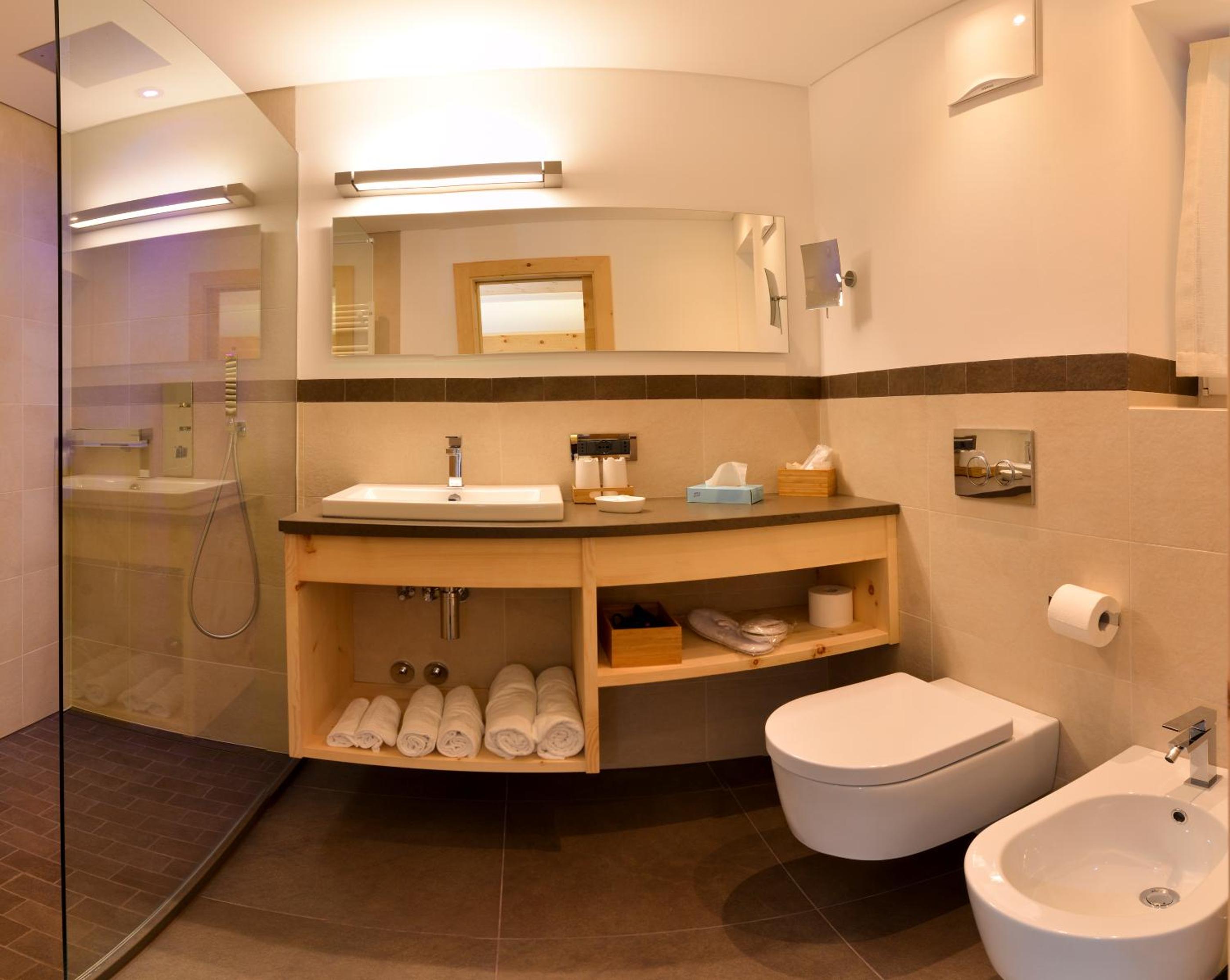 Superior Double Room with Balcony - Photo 10