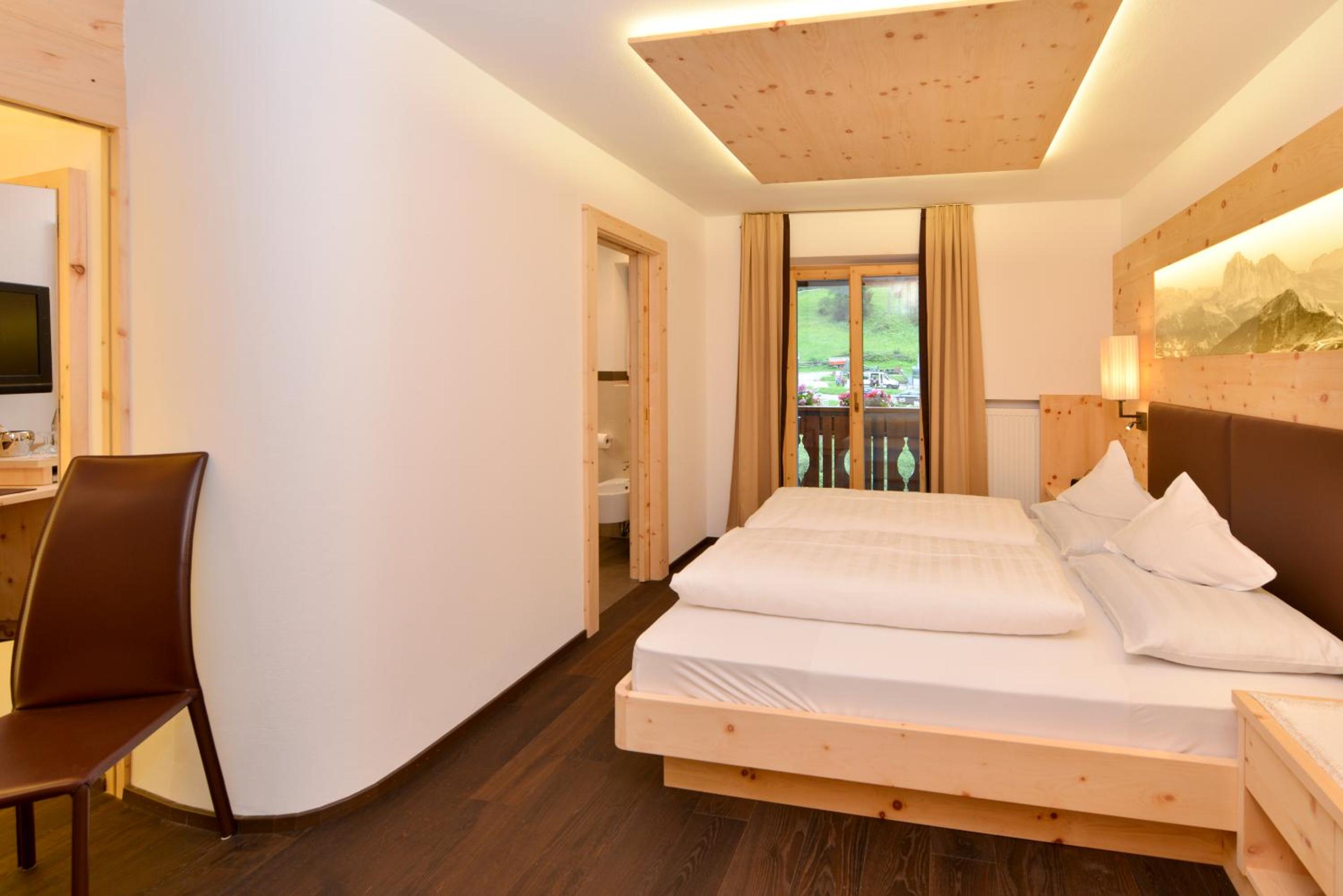 Superior Double Room with Balcony - Photo 6