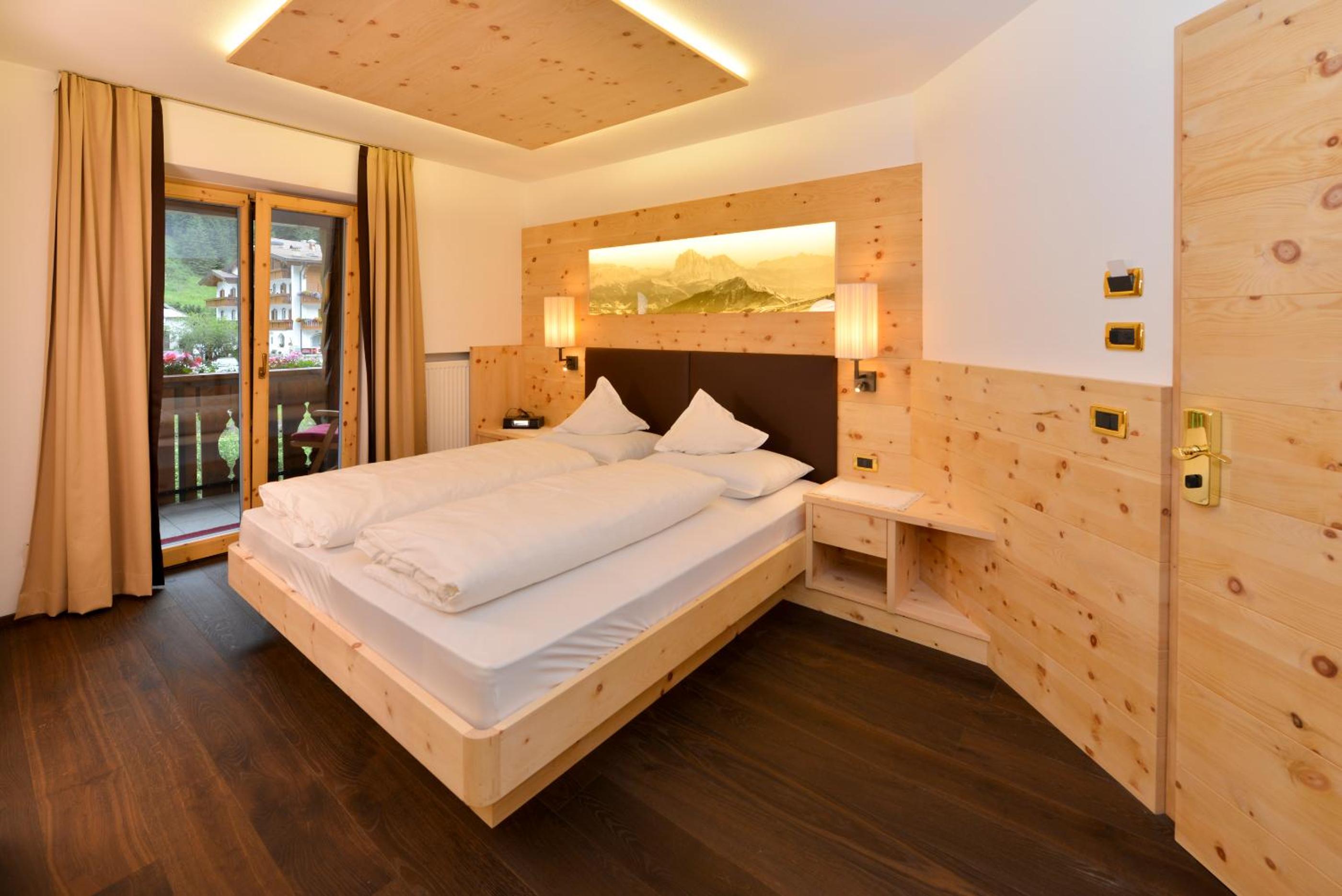Superior Double Room with Balcony - Photo 4