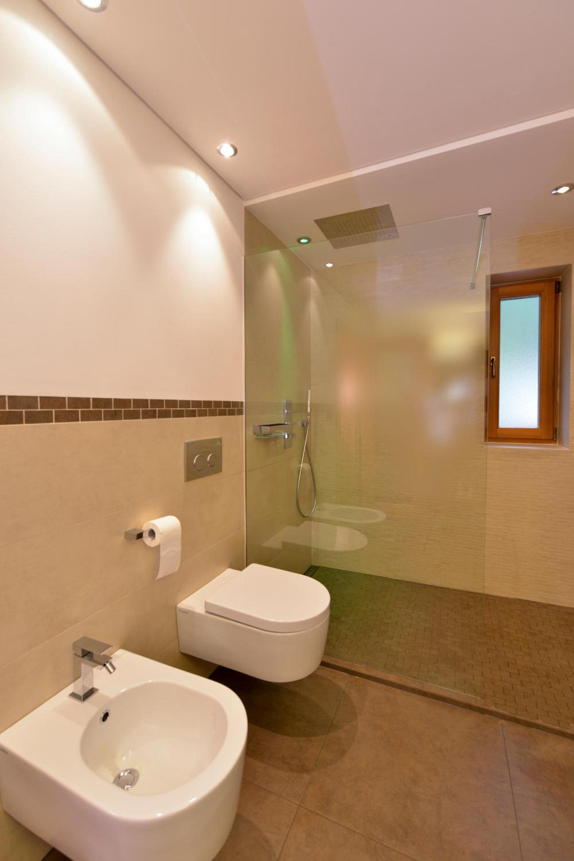 Superior Double Room with Balcony - Photo 13