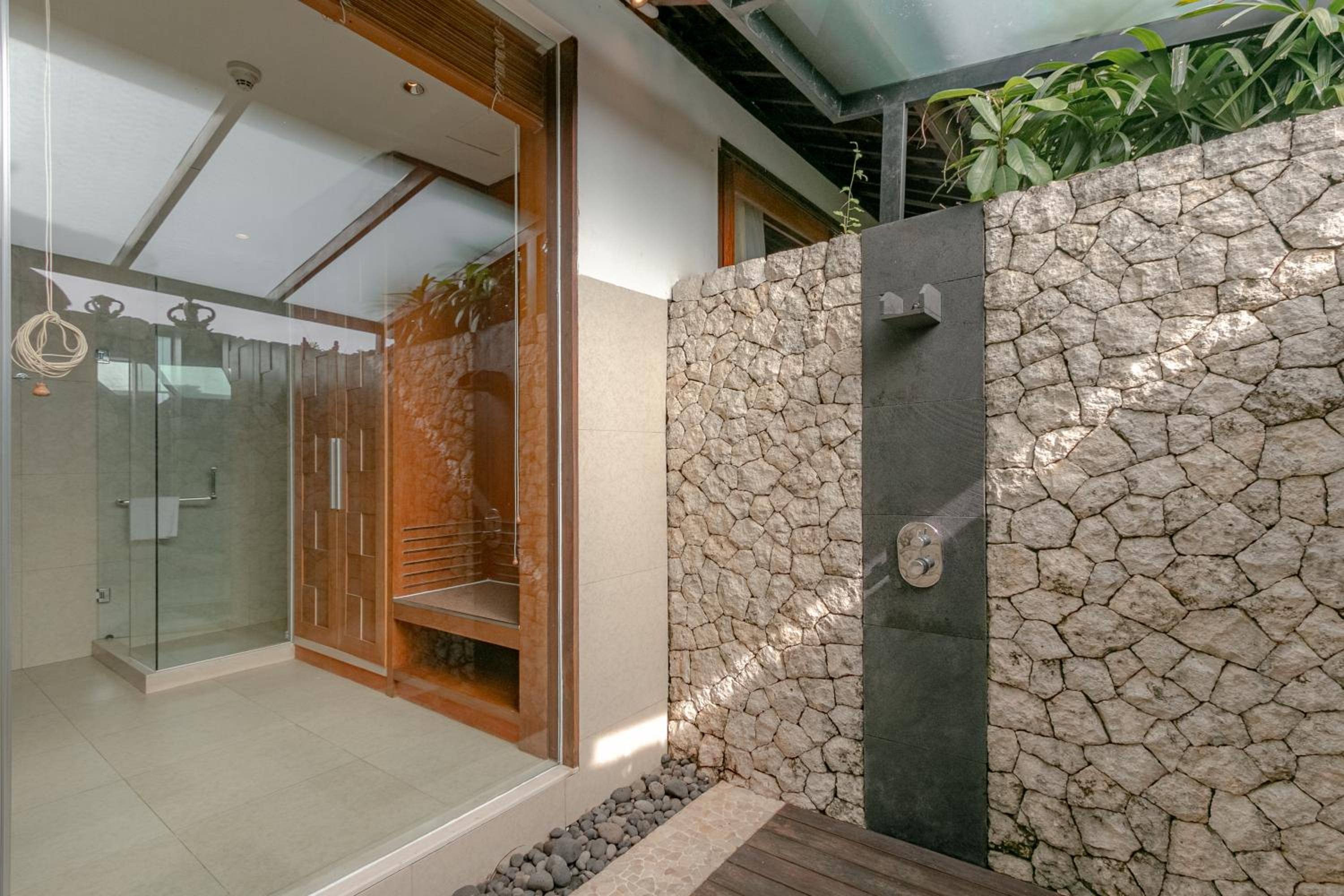 Four-Bedroom Villa - Photo 12