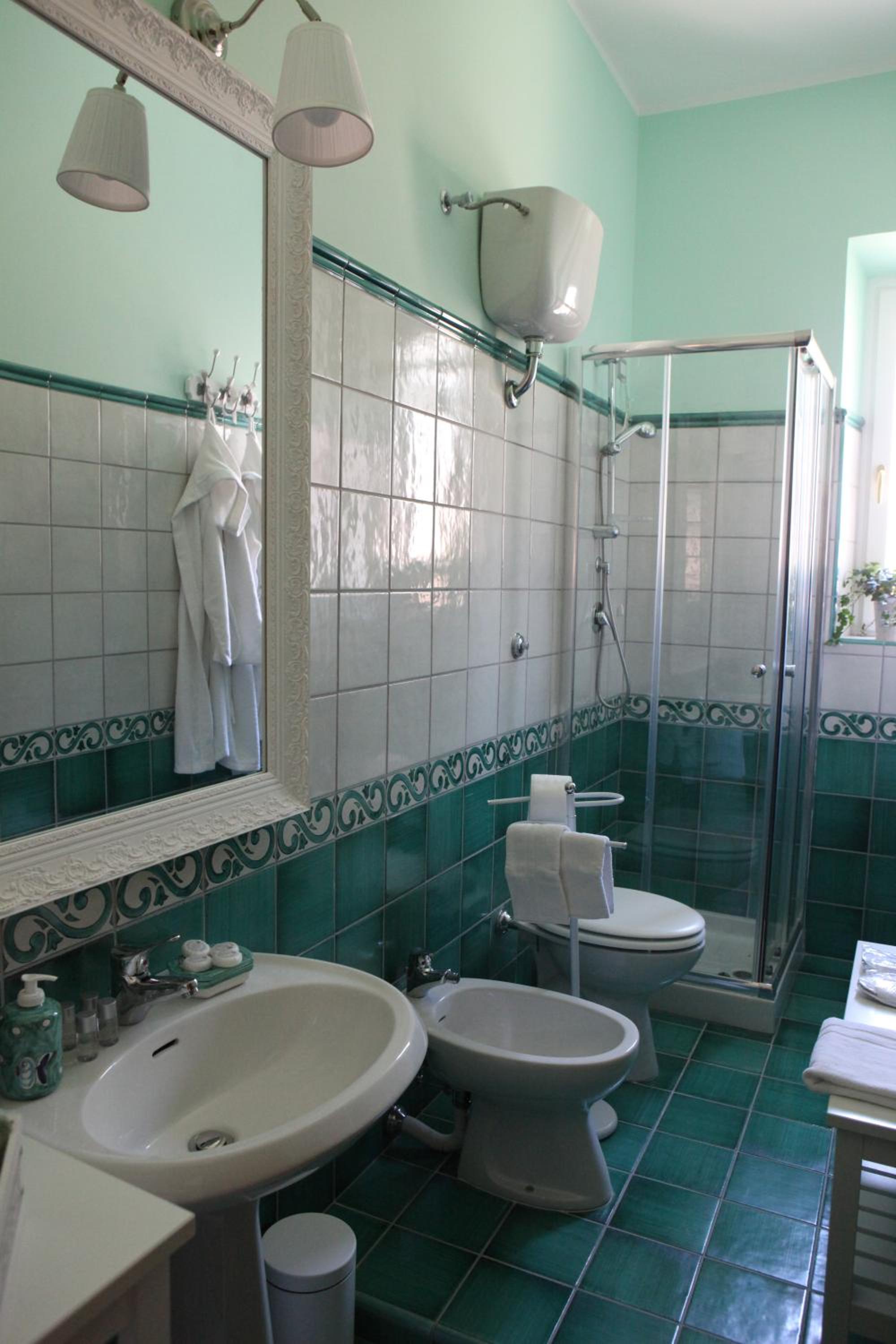 Superior Double or Twin Room with Private Bathroom photo 2