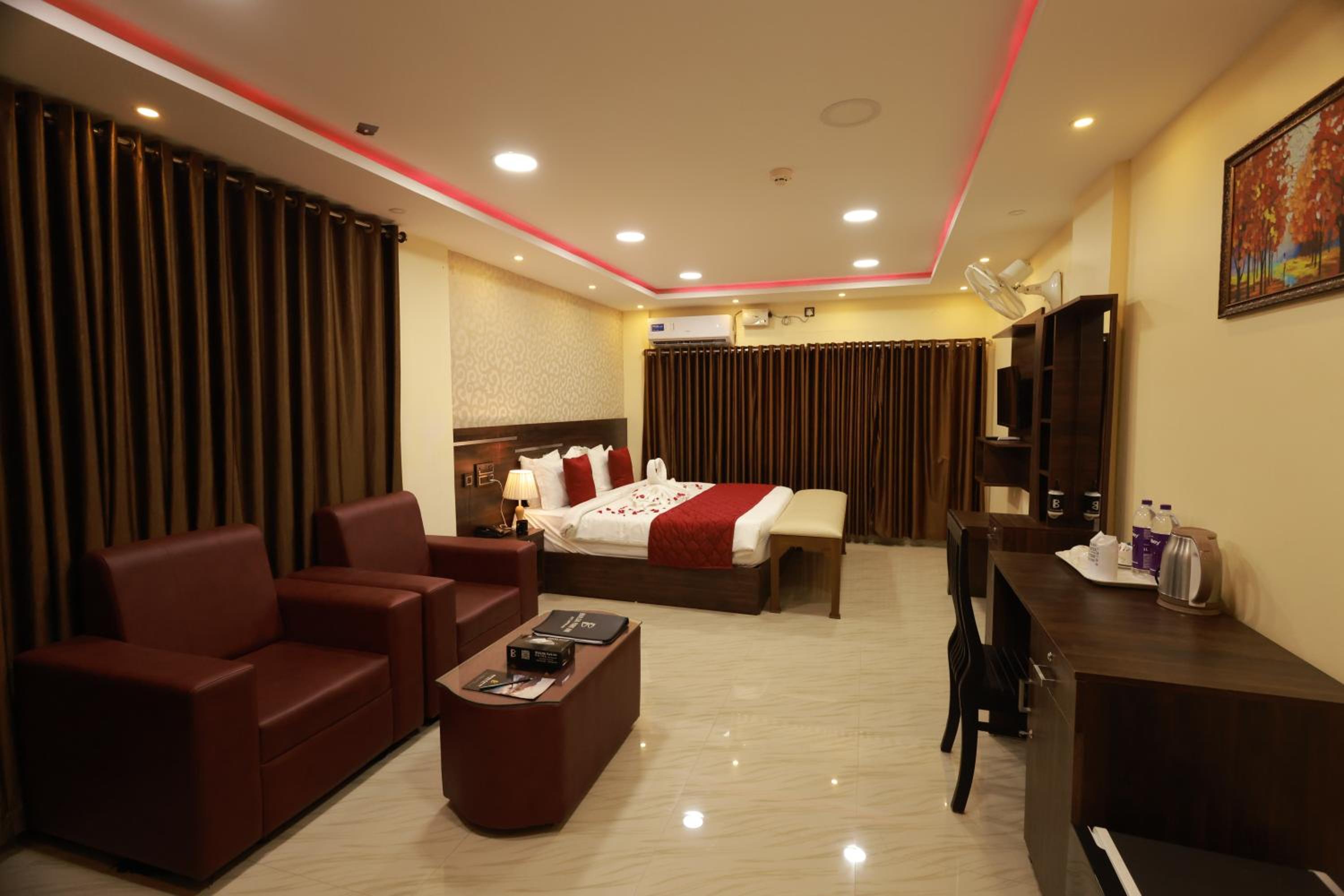 Suite - Photo 2