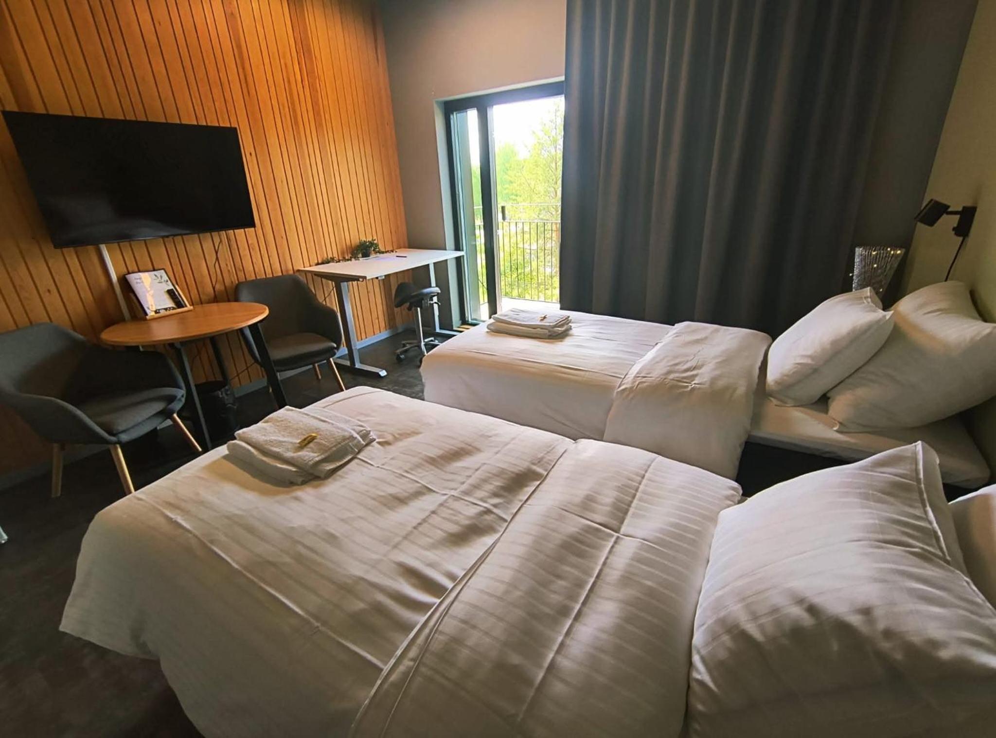 Business Twin Room photo 2