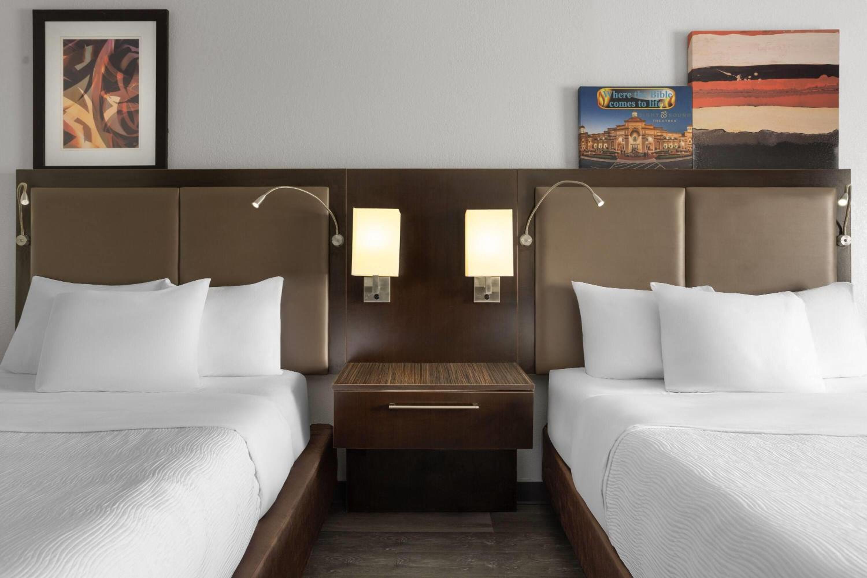 Queen Room with Two Queen Beds - Non-Smoking - Photo 1