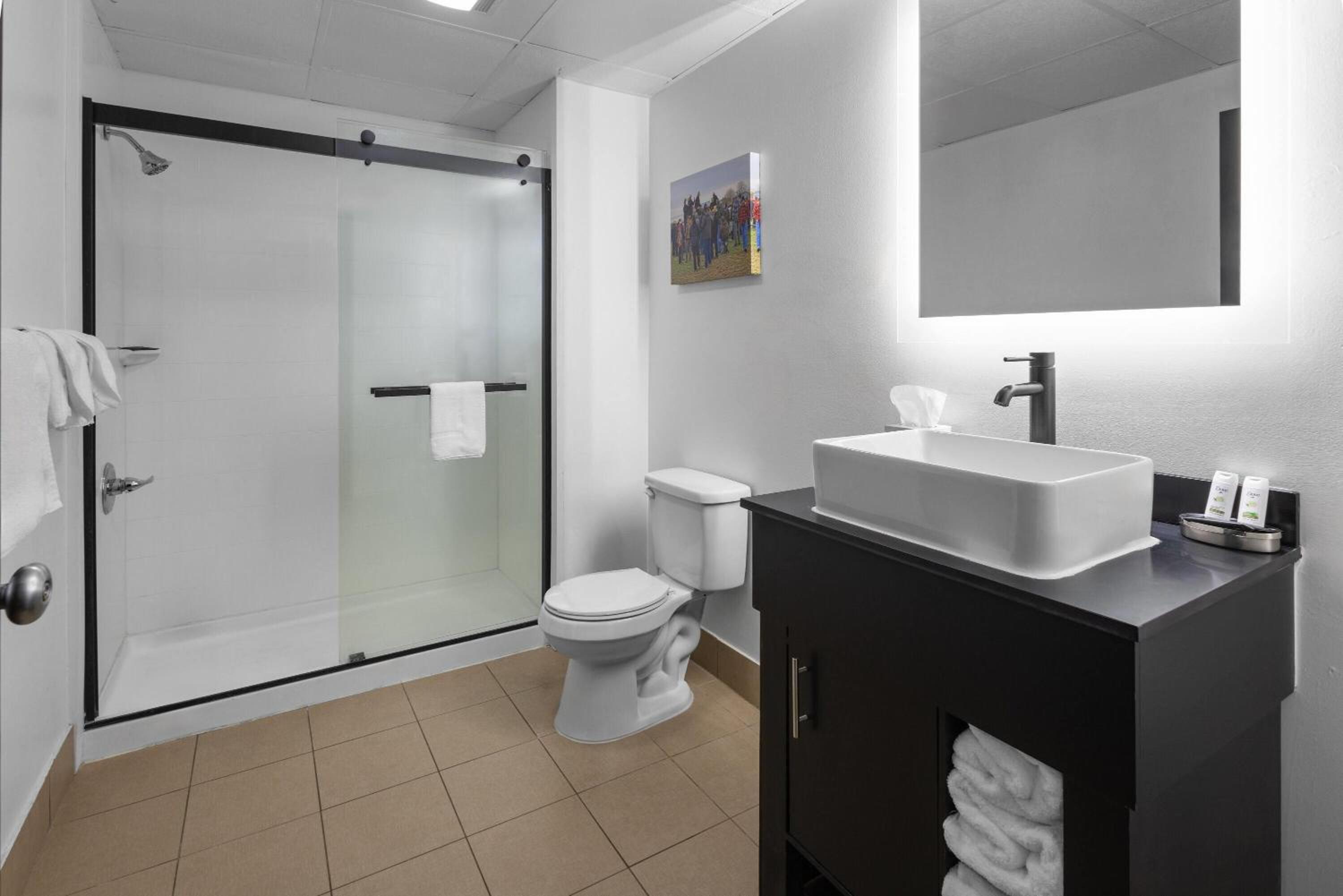 Two-Bedroom Suite with Two King Beds - Non-Smoking photo 1
