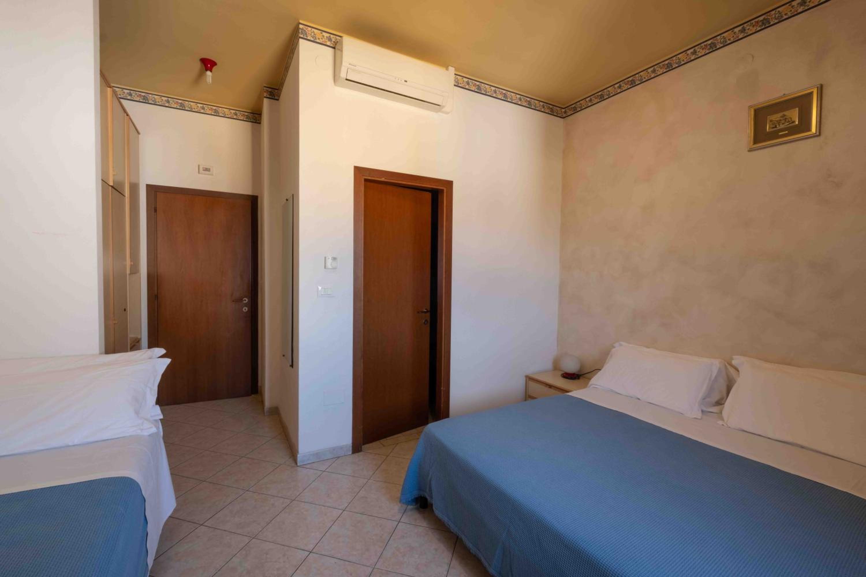 Double or Twin Room with Extra Bed photo 2