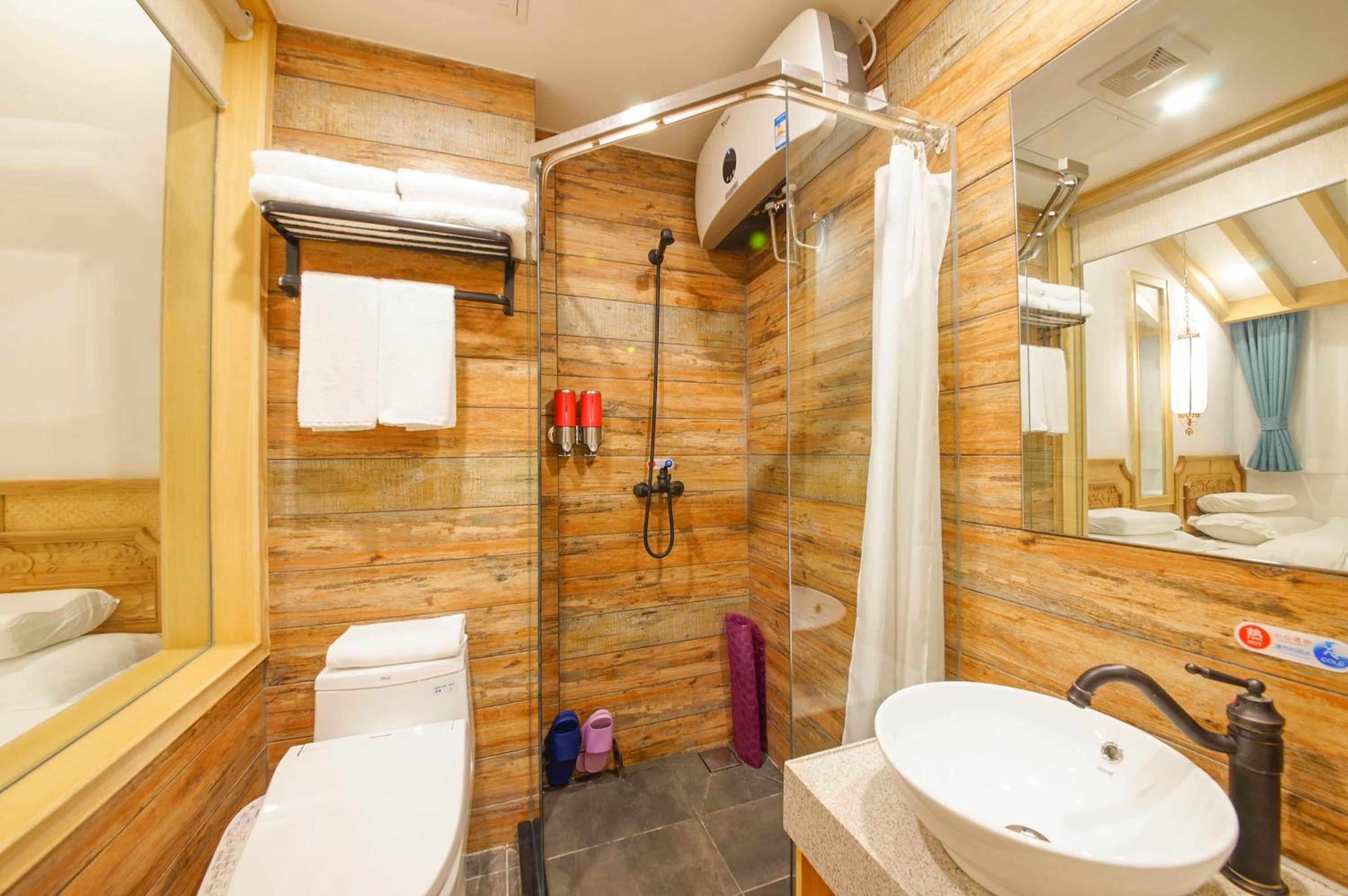 Standard Twin Room photo 2
