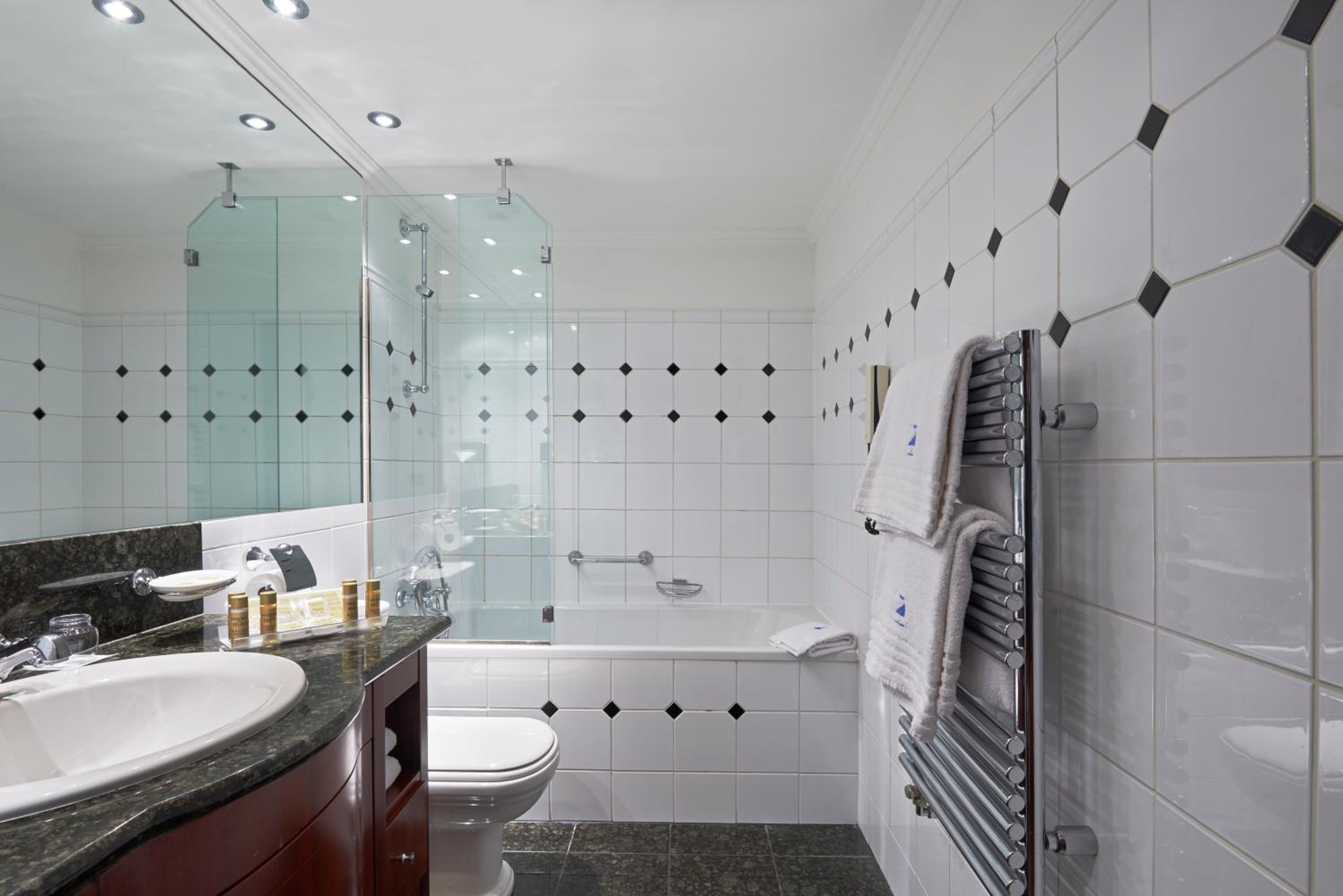 Deluxe Triple Room - Photo 4