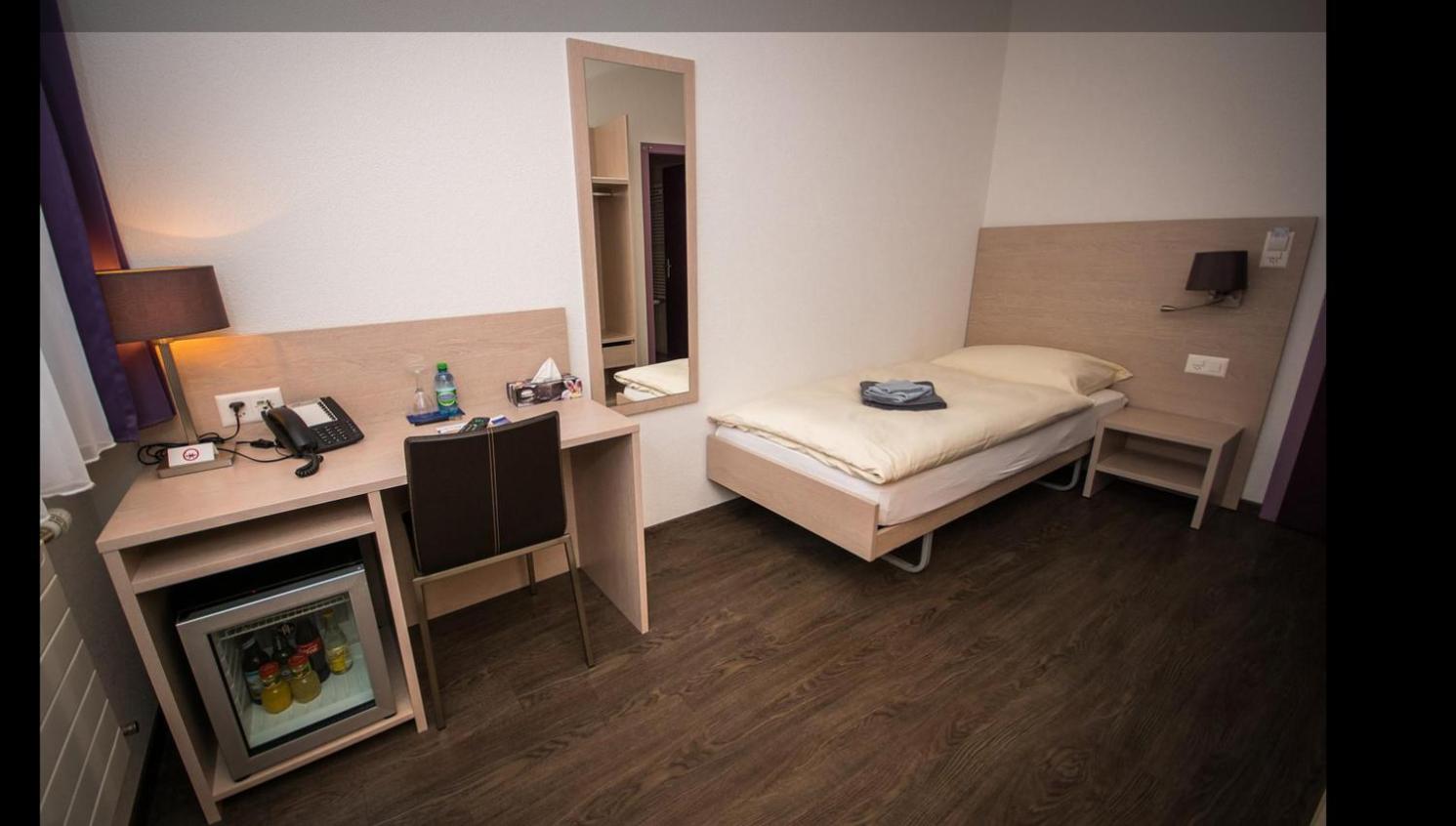 Double Room - Photo 7