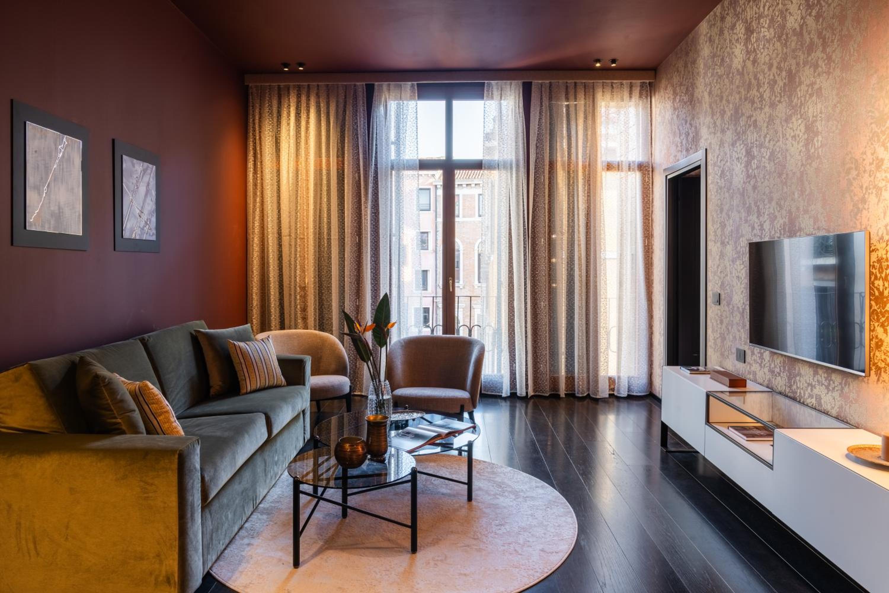 Two-Bedroom Apartment with View photo 1