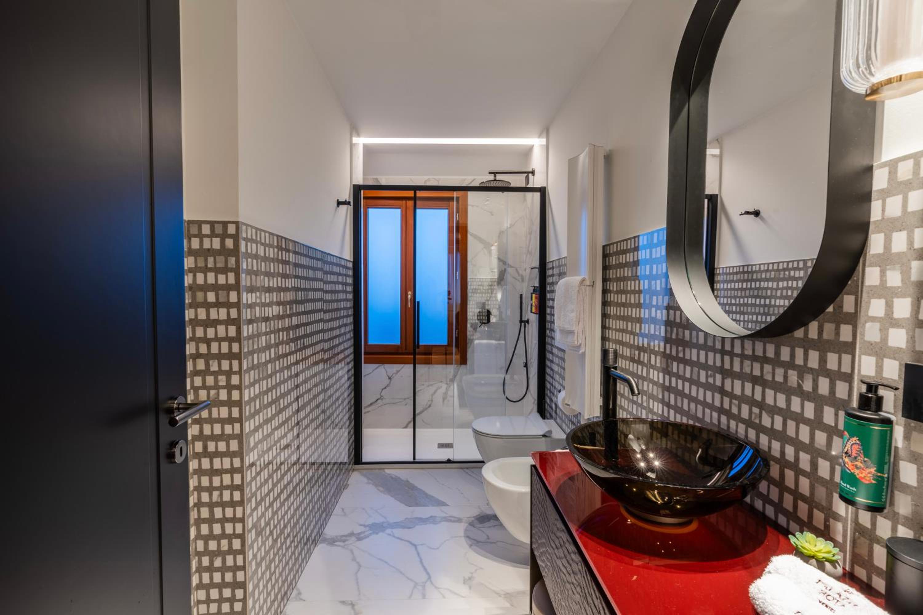Two-Bedroom Apartment with Terrace photo 2