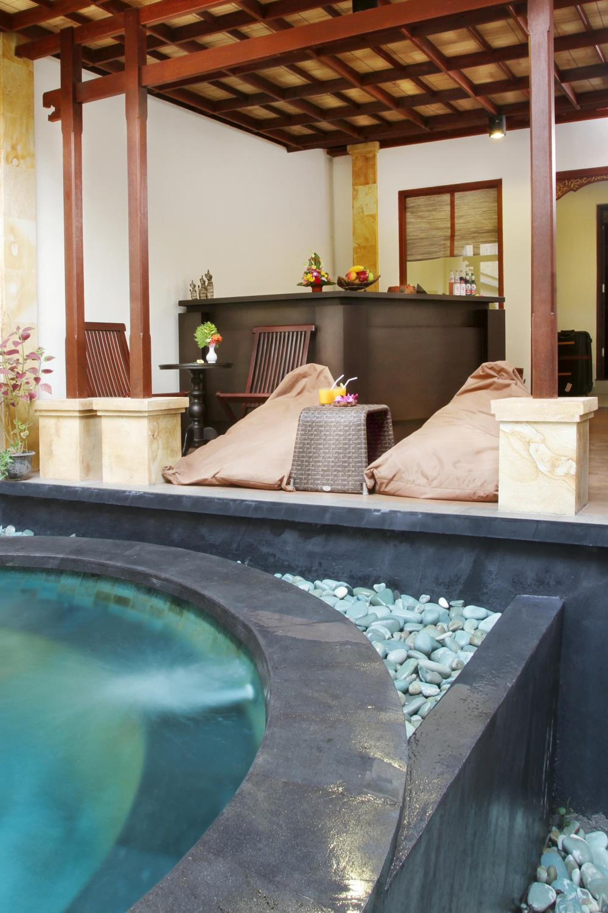 One-Bedroom Villa with Plunge Pool - Photo 2