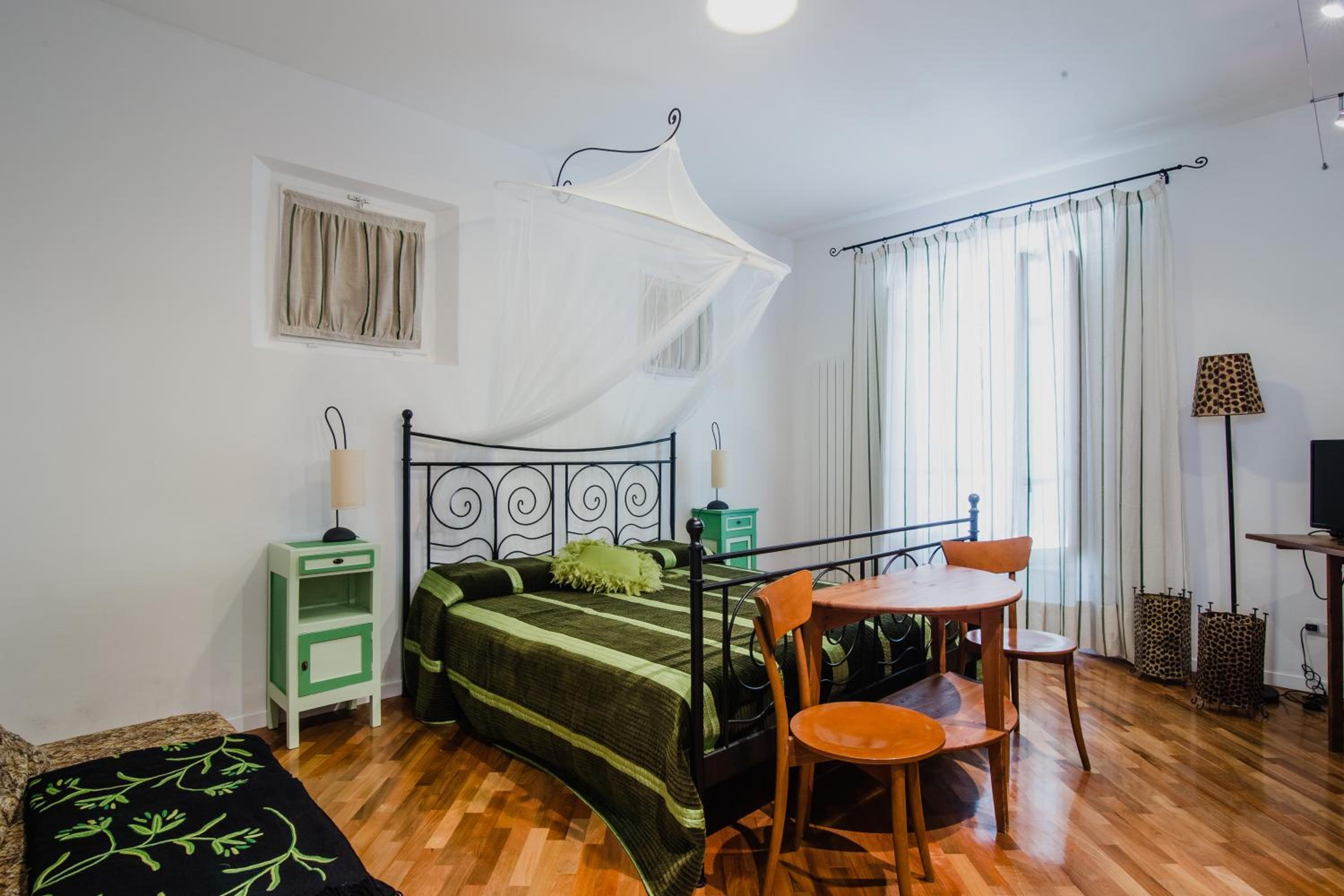 Deluxe King Room photo 3