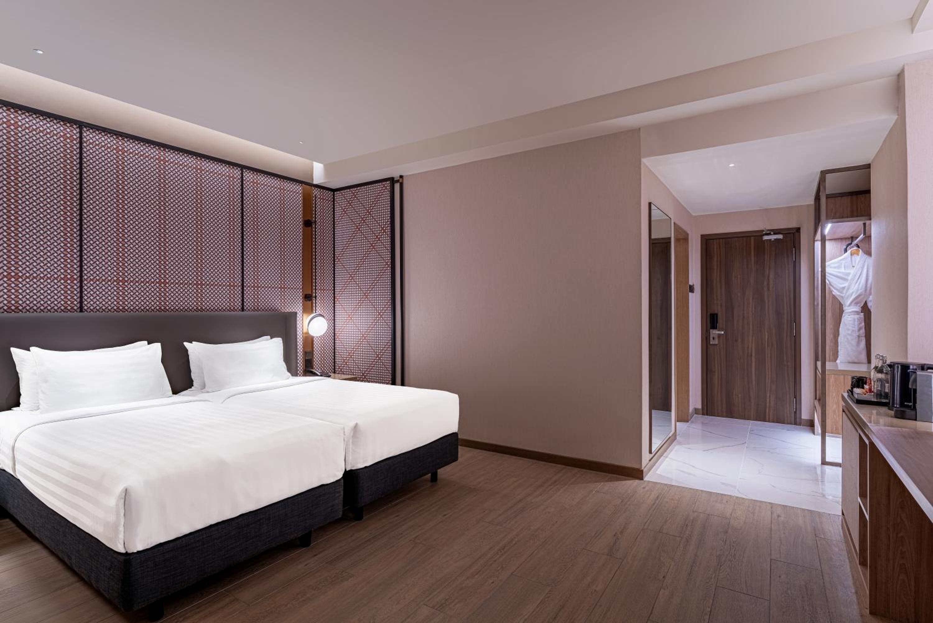 Deluxe Room Twin Beds photo 2