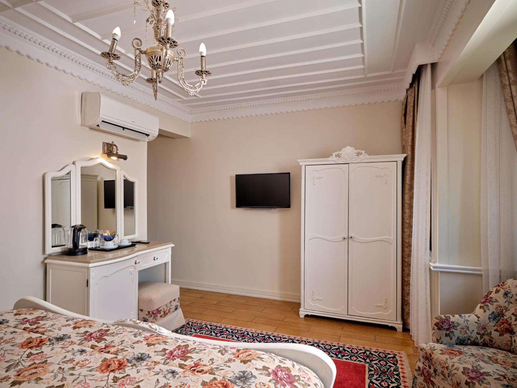 Triple Room with View photo 2