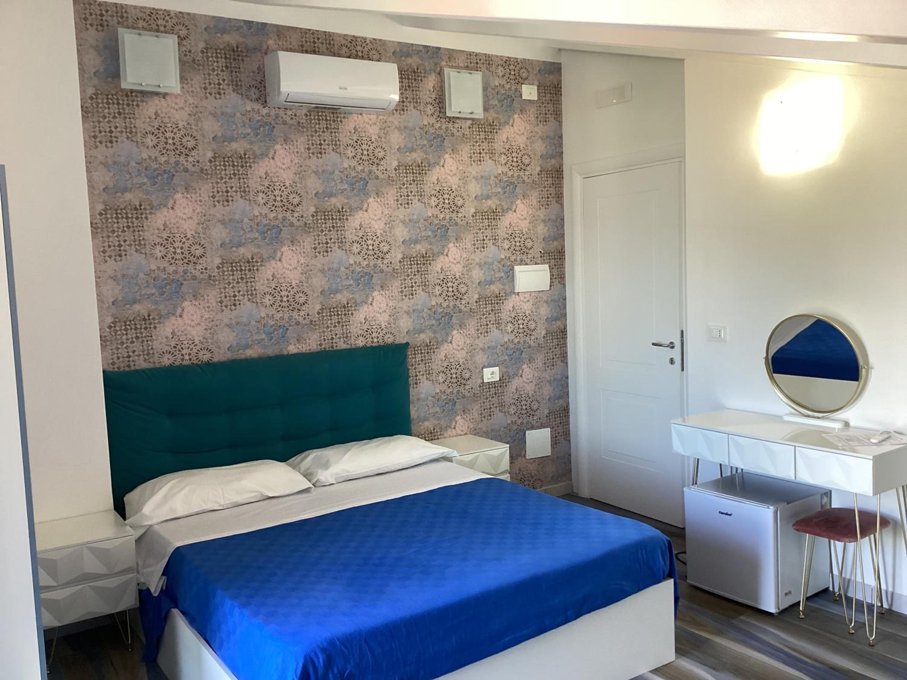 Large Double Room photo 3