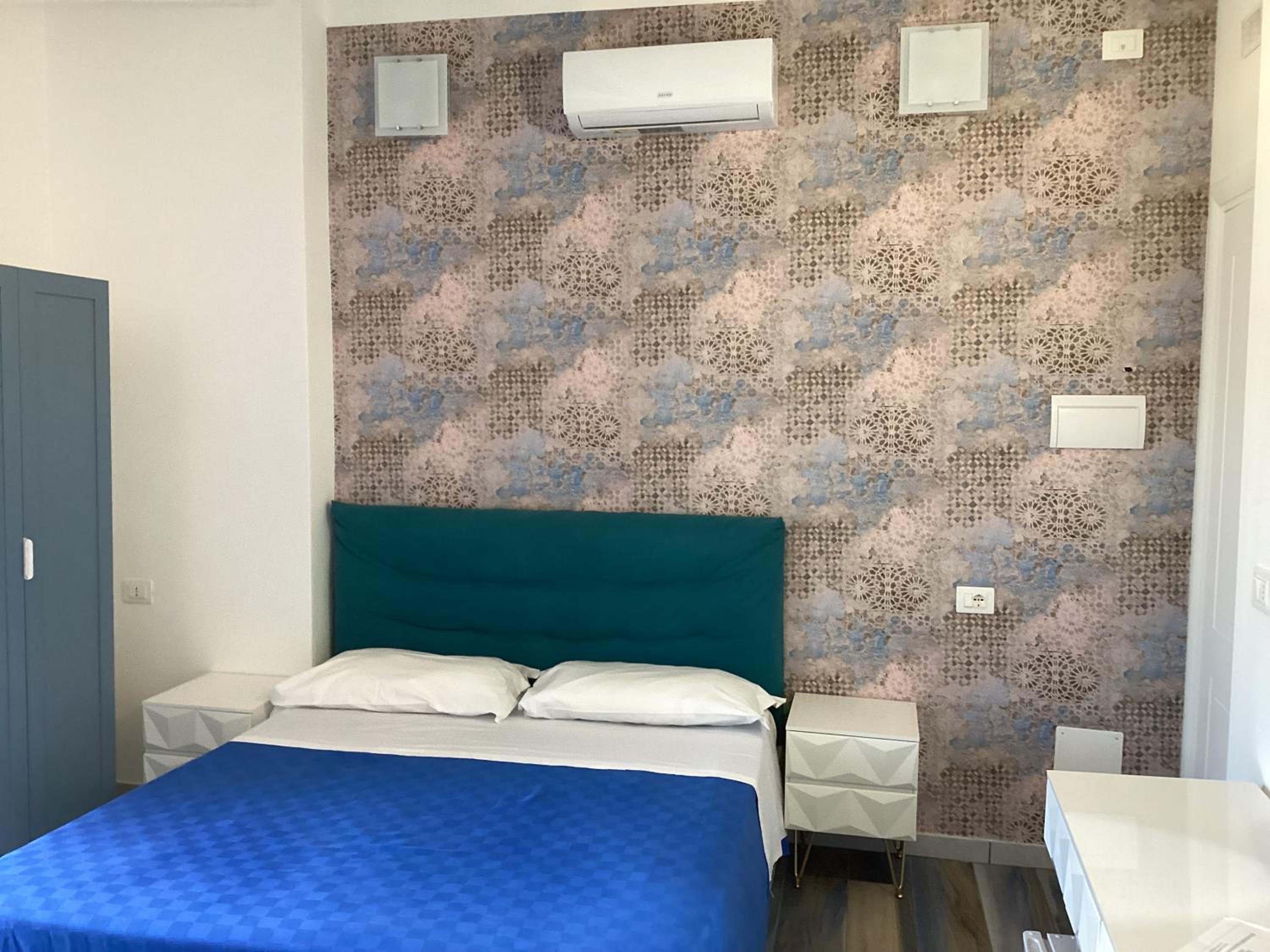 Deluxe Double Room with Sea View photo 2