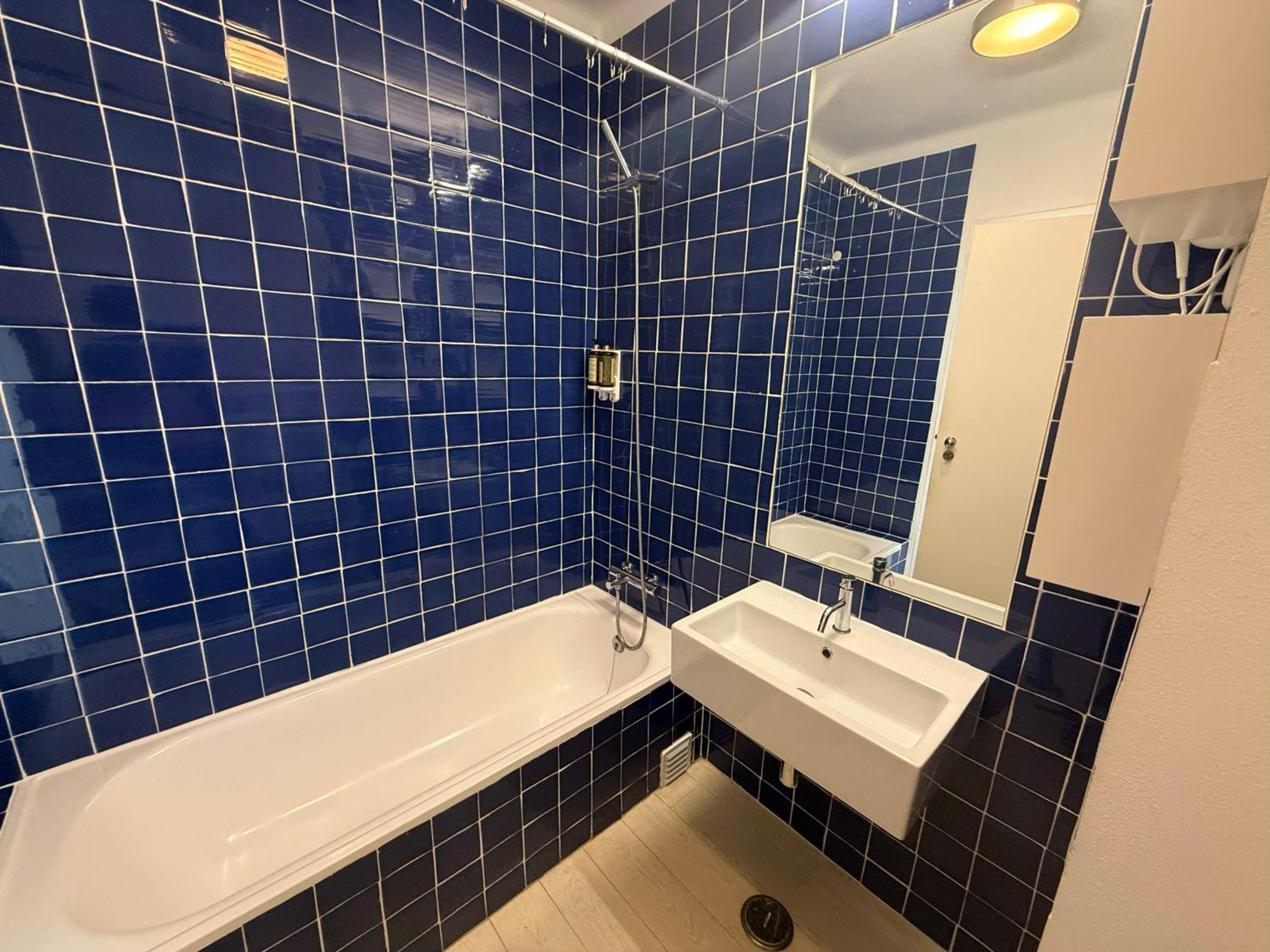 Master One-Bedroom Apartment with Sea View - Photo 4