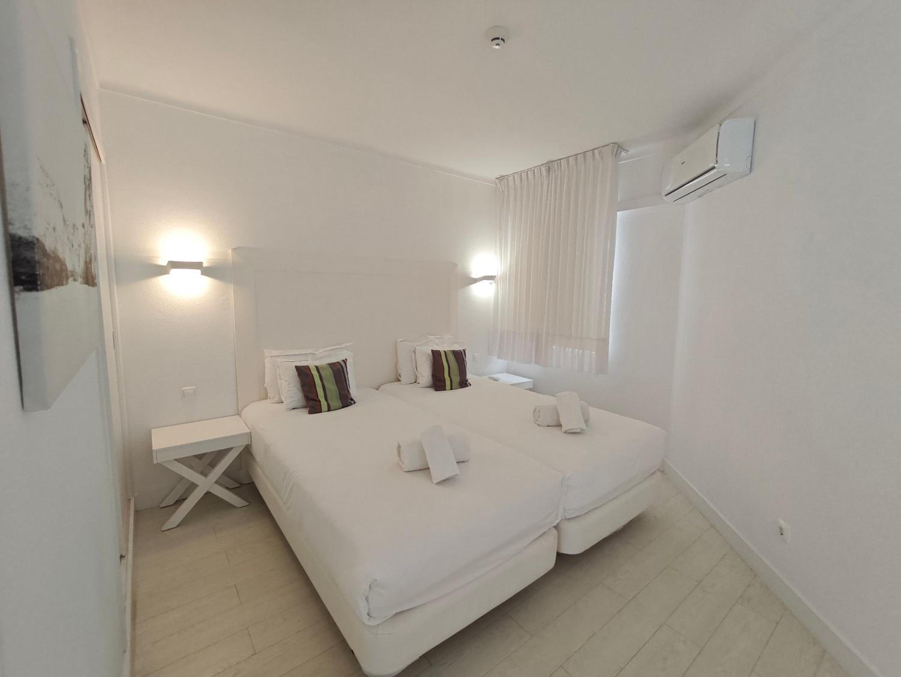Two-Bedroom Apartment with Sea View photo 2