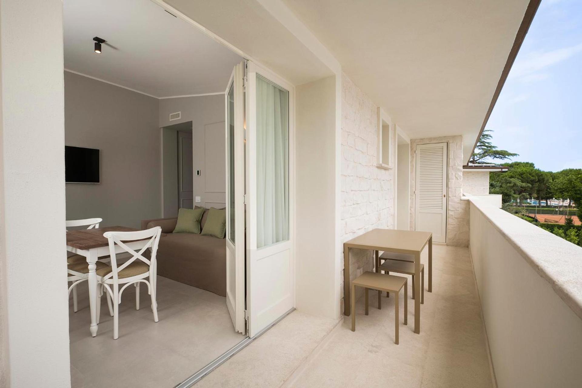 Apartment with Balcony