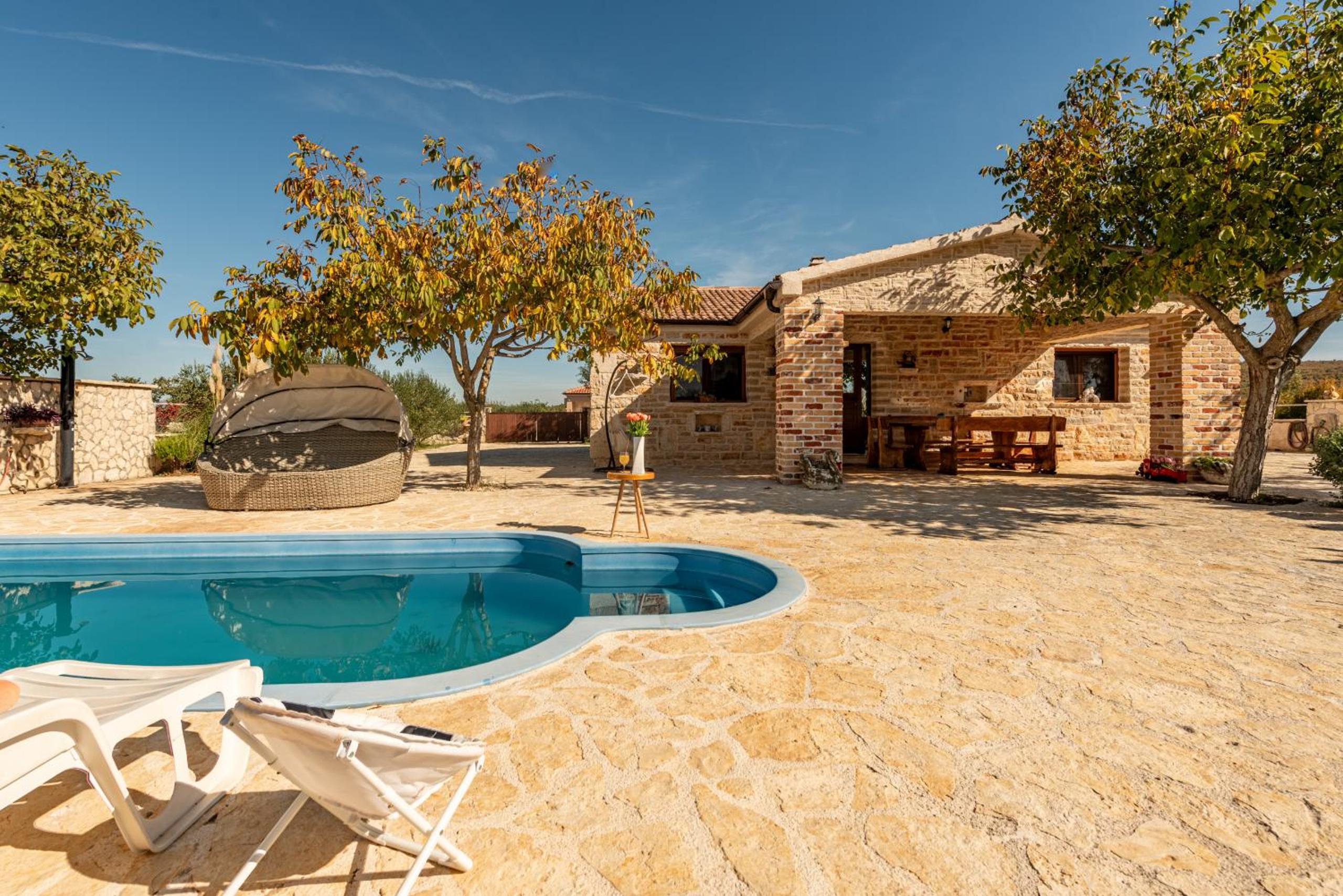 Villa photo 2