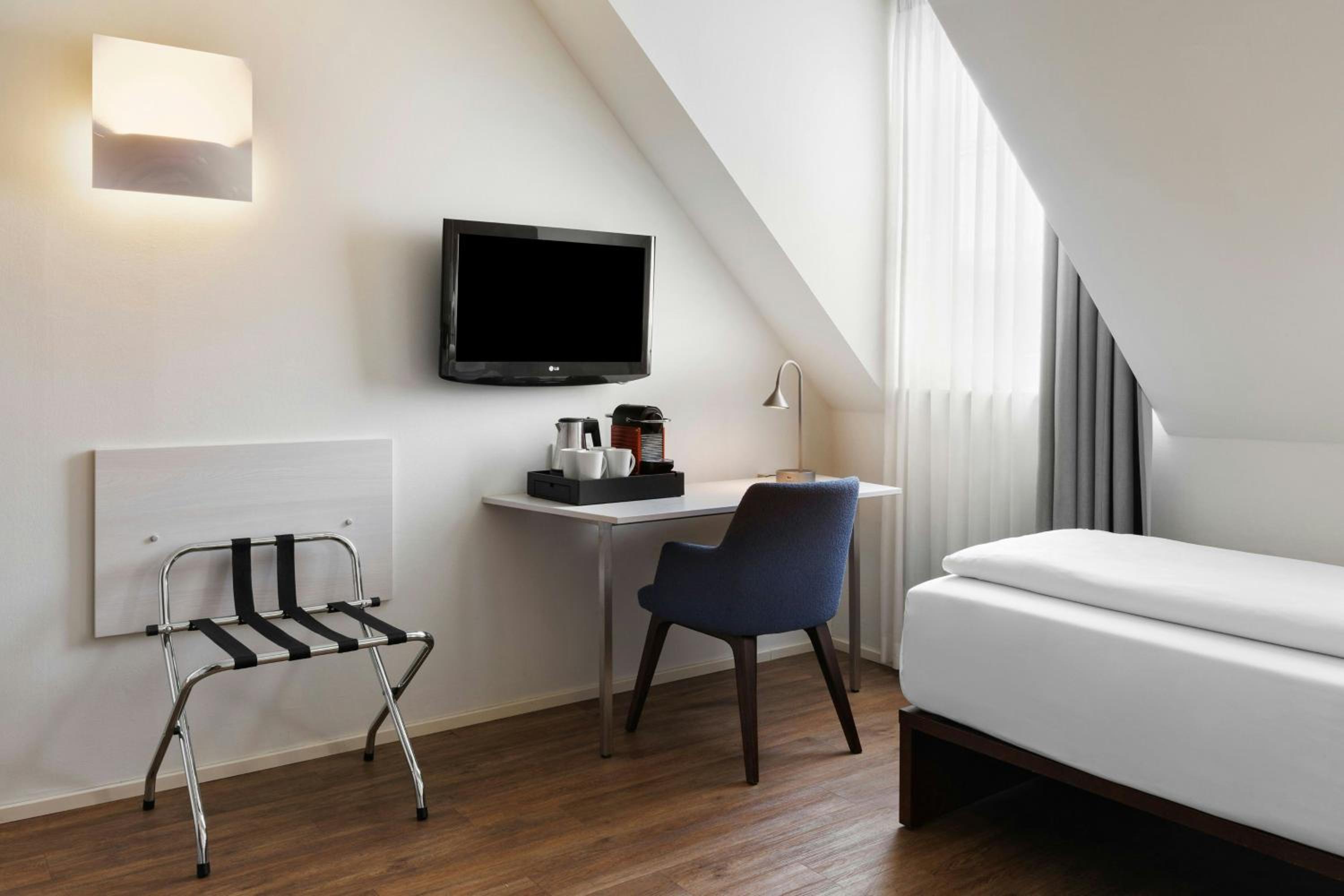 Large Family Twin Room