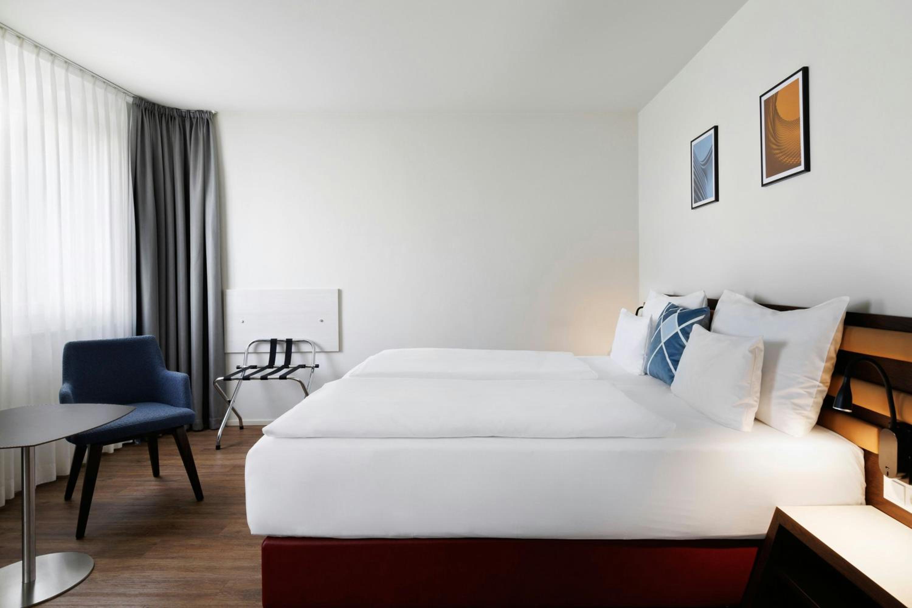 Standard Twin Room with Two Twin Beds