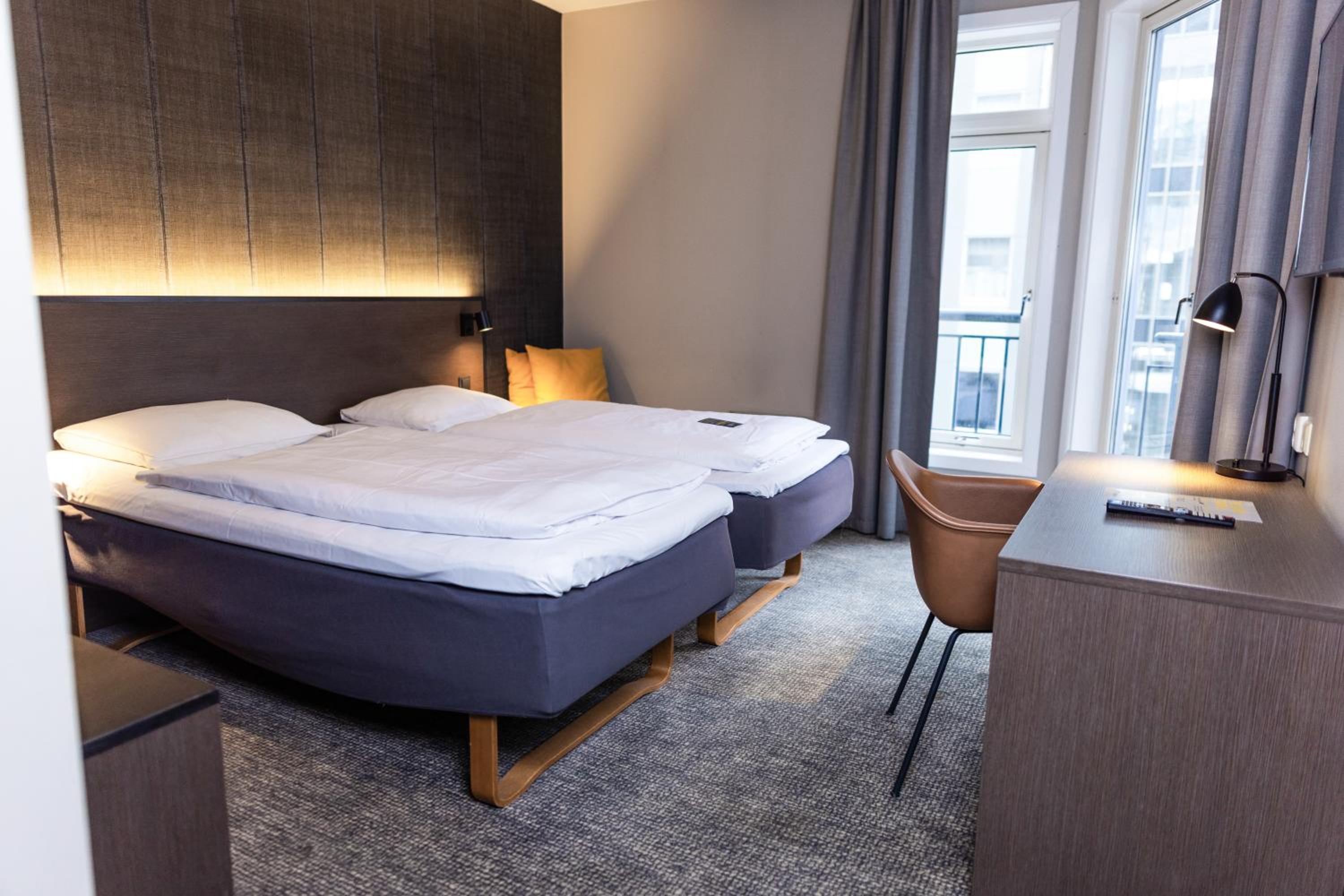 Standard Twin Room - Photo 2