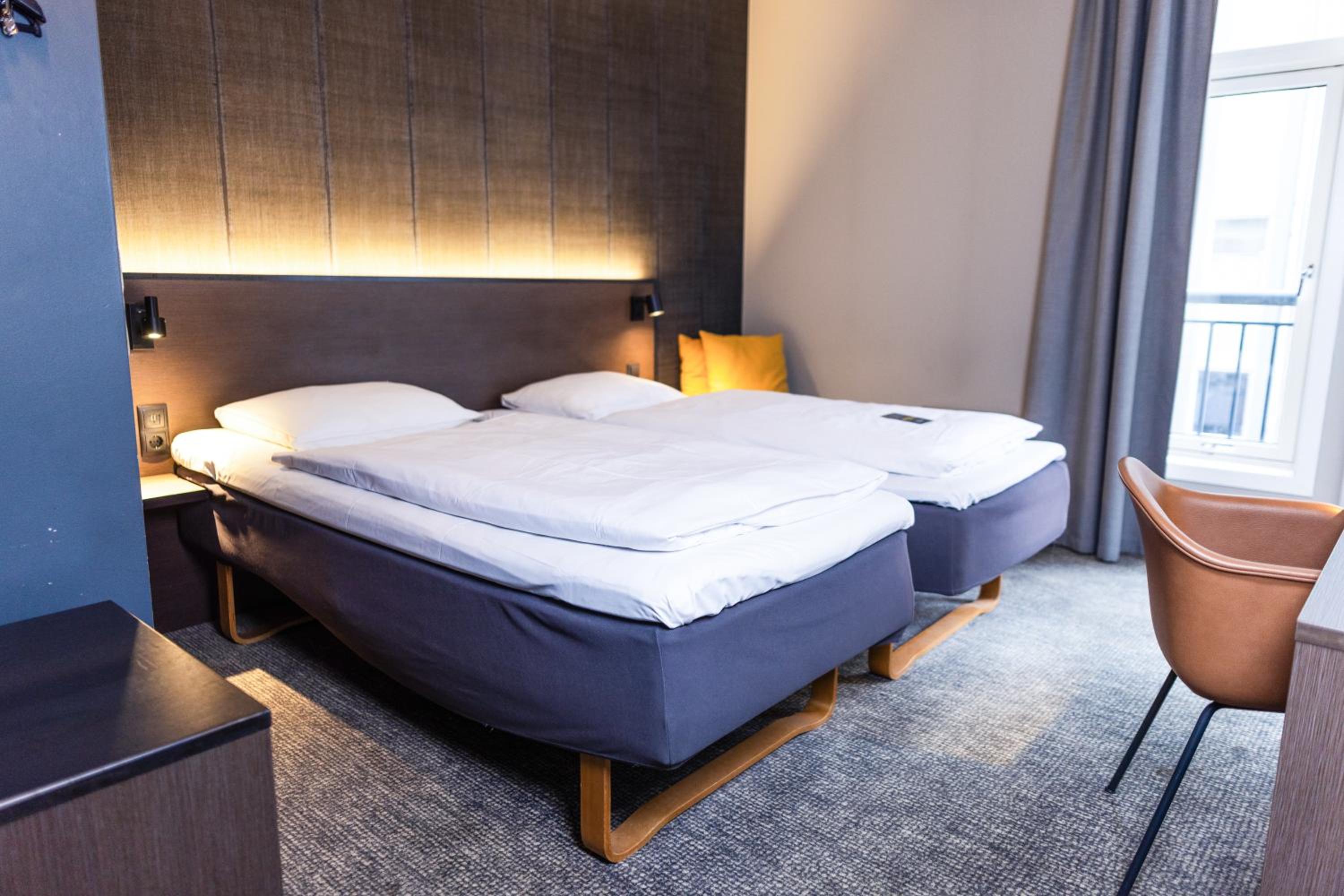 Standard Twin Room - Photo 4