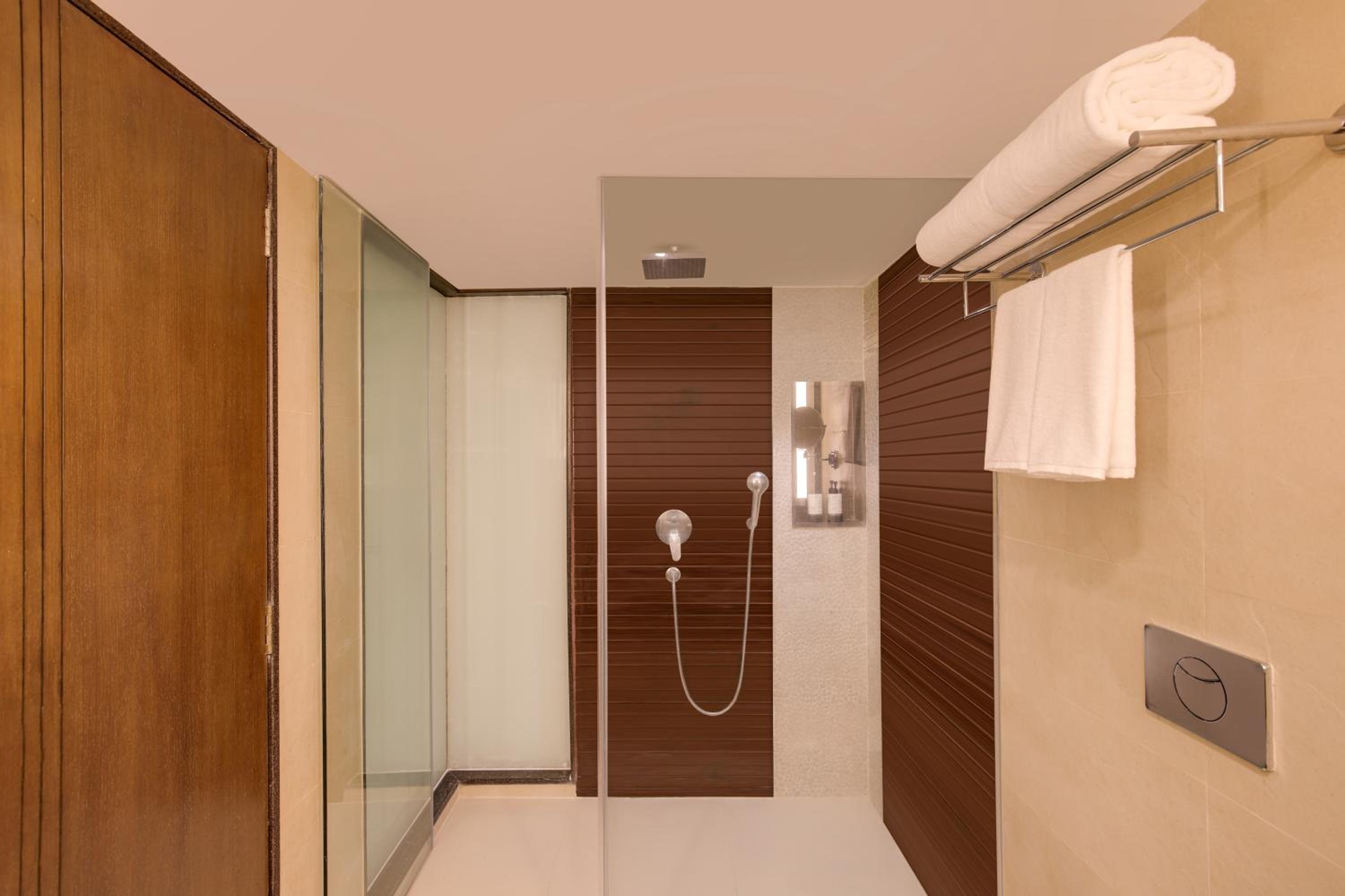 Deluxe Double Room - Photo 7