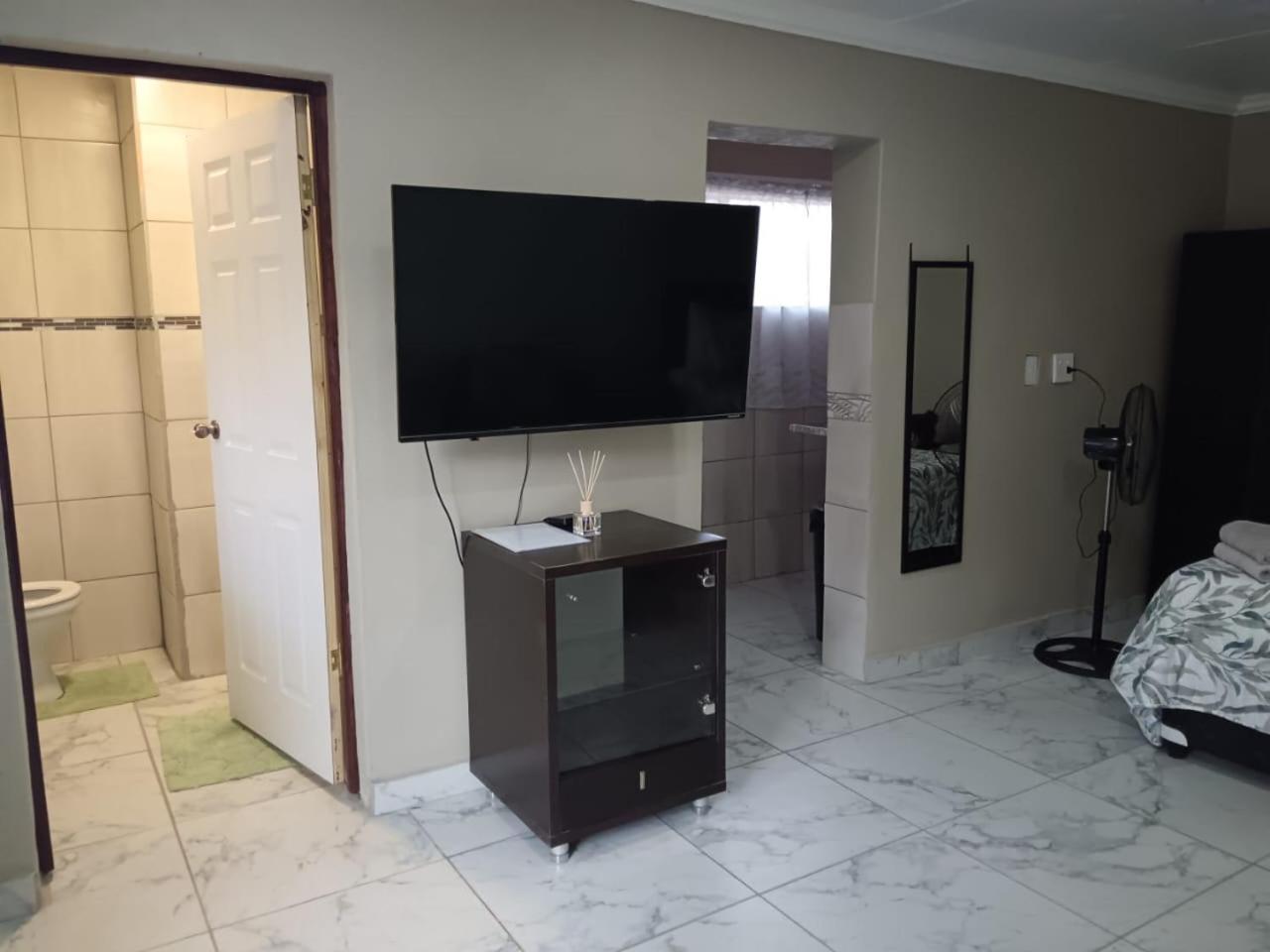 Executive Family Room