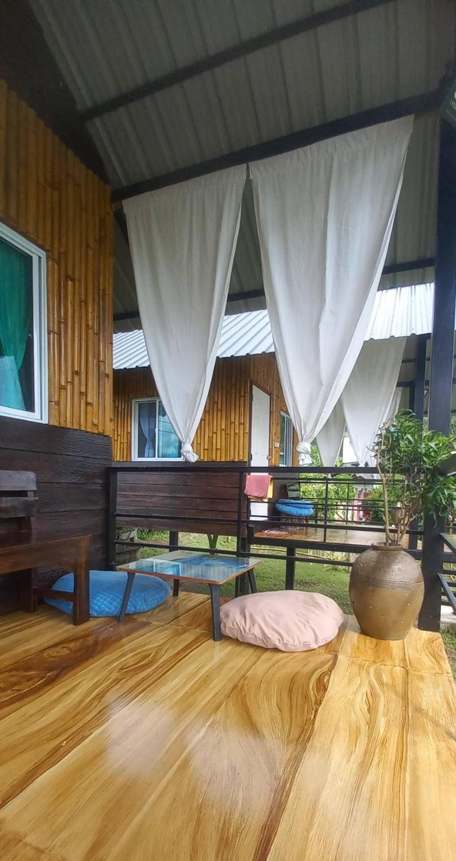 Bungalow with Garden View photo 2